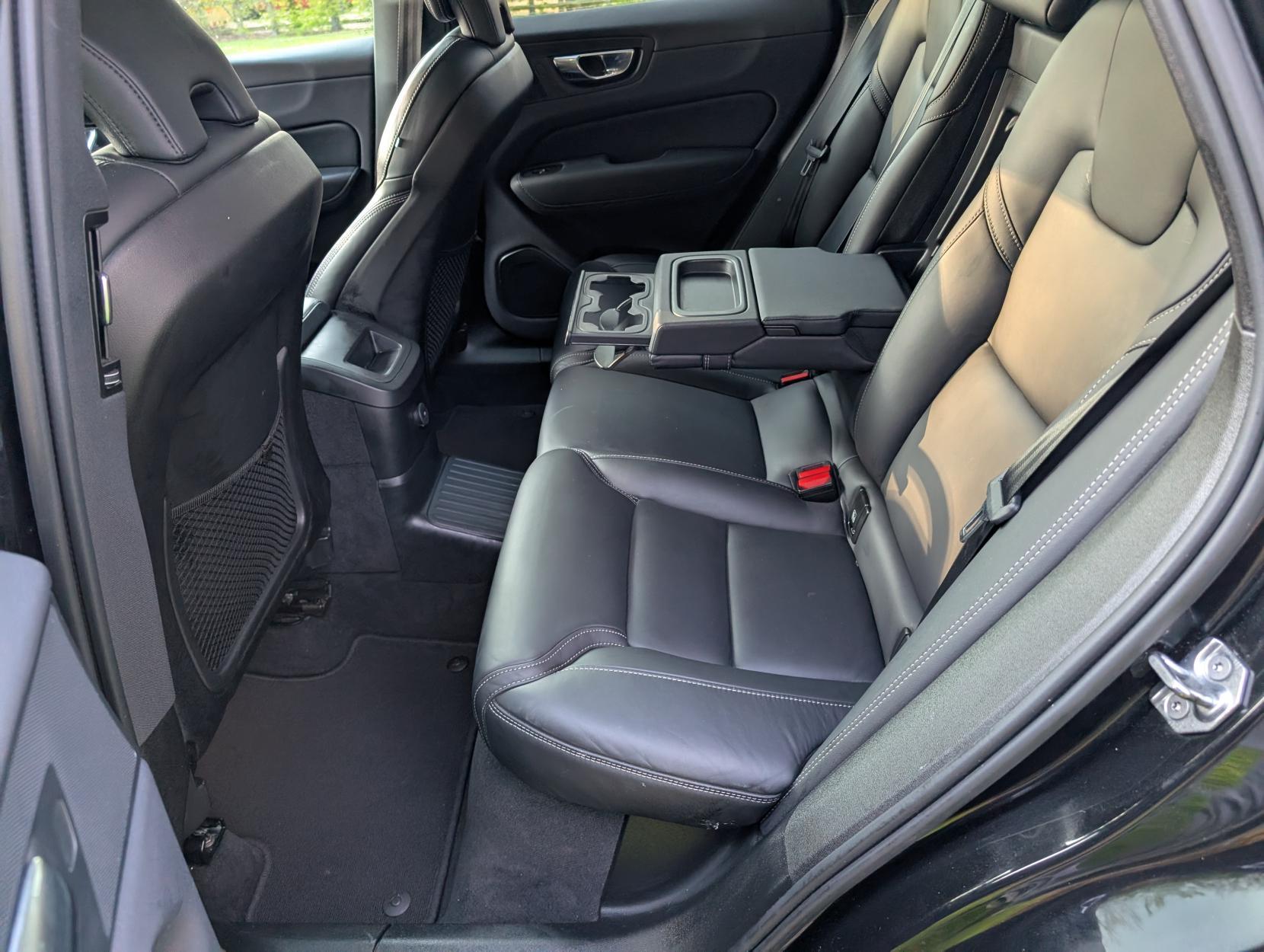 Volvo XC60 2.0h T8 Twin Engine Recharge 11.6kWh Inscription Pro SUV 5dr Petrol Plug-in Hybrid Auto AWD Euro 6 (s/s) (390 ps)