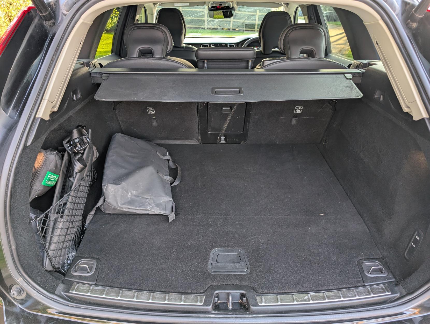 Volvo XC60 2.0h T8 Twin Engine Recharge 11.6kWh Inscription Pro SUV 5dr Petrol Plug-in Hybrid Auto AWD Euro 6 (s/s) (390 ps)