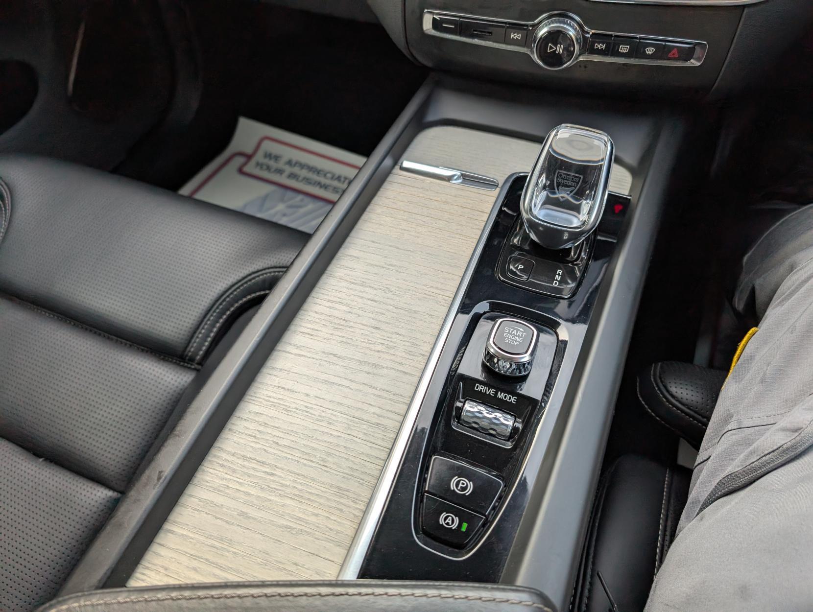 Volvo XC60 2.0h T8 Twin Engine Recharge 11.6kWh Inscription Pro SUV 5dr Petrol Plug-in Hybrid Auto AWD Euro 6 (s/s) (390 ps)