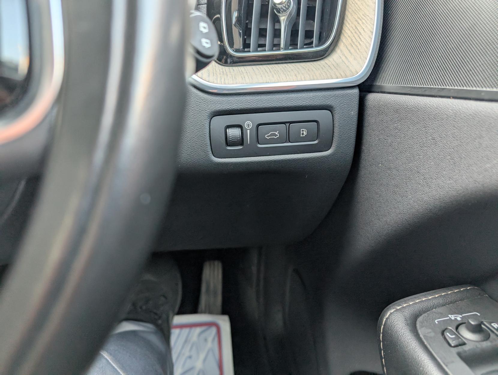 Volvo XC60 2.0h T8 Twin Engine Recharge 11.6kWh Inscription Pro SUV 5dr Petrol Plug-in Hybrid Auto AWD Euro 6 (s/s) (390 ps)