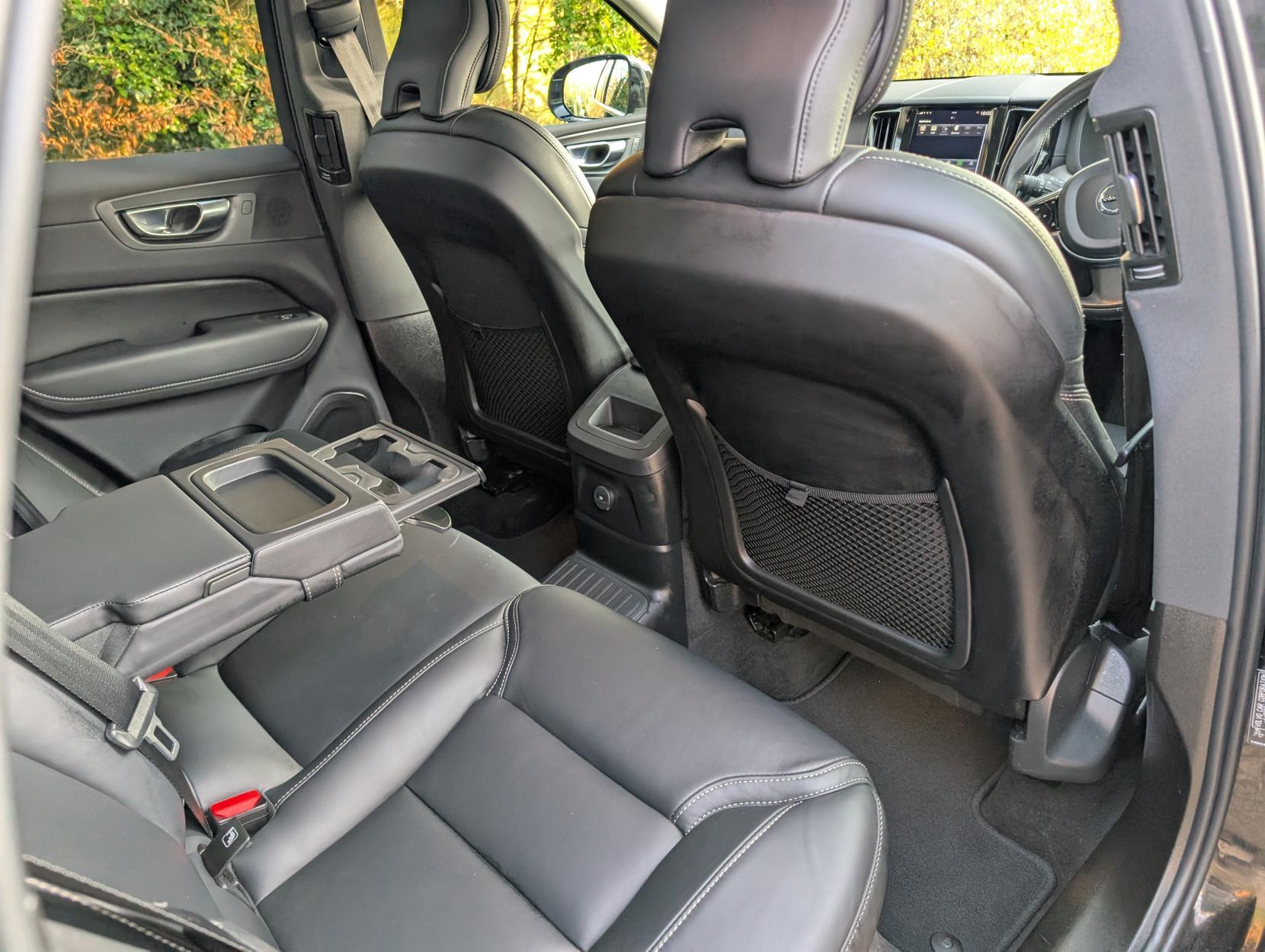 Volvo XC60 2.0h T8 Twin Engine Recharge 11.6kWh Inscription Pro SUV 5dr Petrol Plug-in Hybrid Auto AWD Euro 6 (s/s) (390 ps)