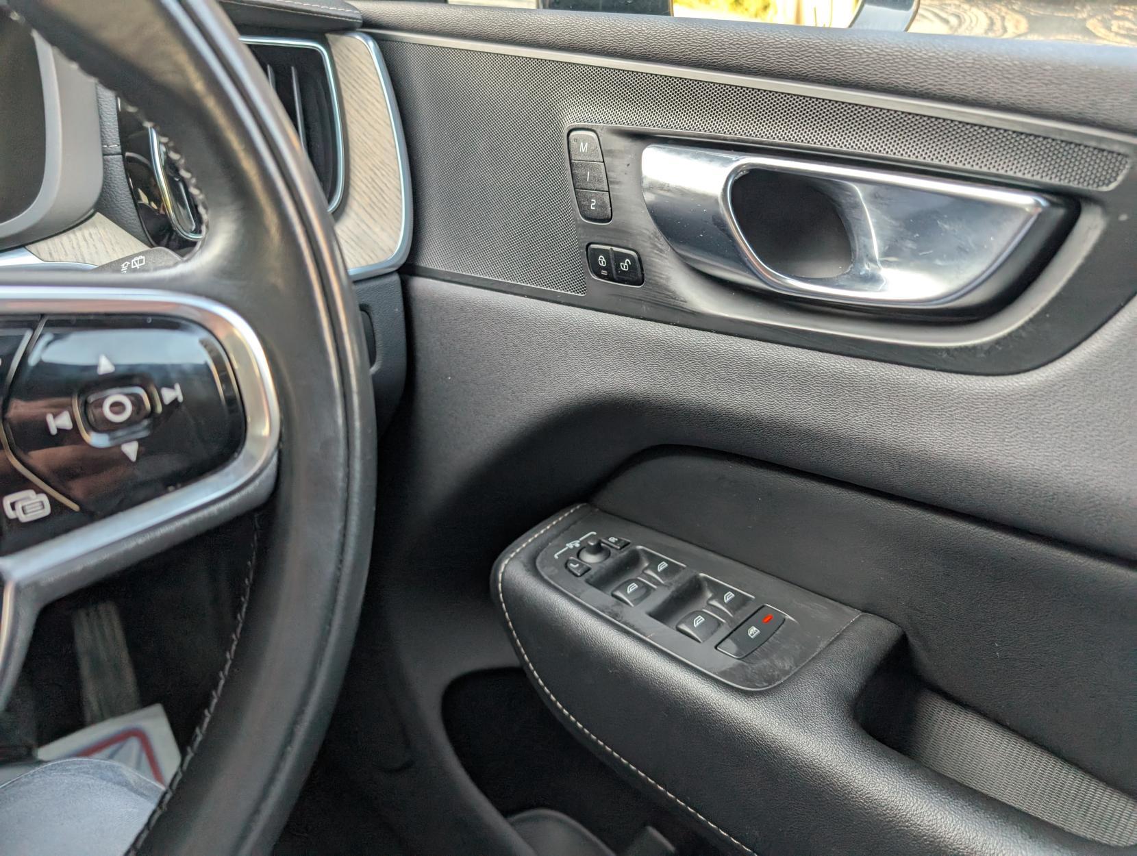 Volvo XC60 2.0h T8 Twin Engine Recharge 11.6kWh Inscription Pro SUV 5dr Petrol Plug-in Hybrid Auto AWD Euro 6 (s/s) (390 ps)