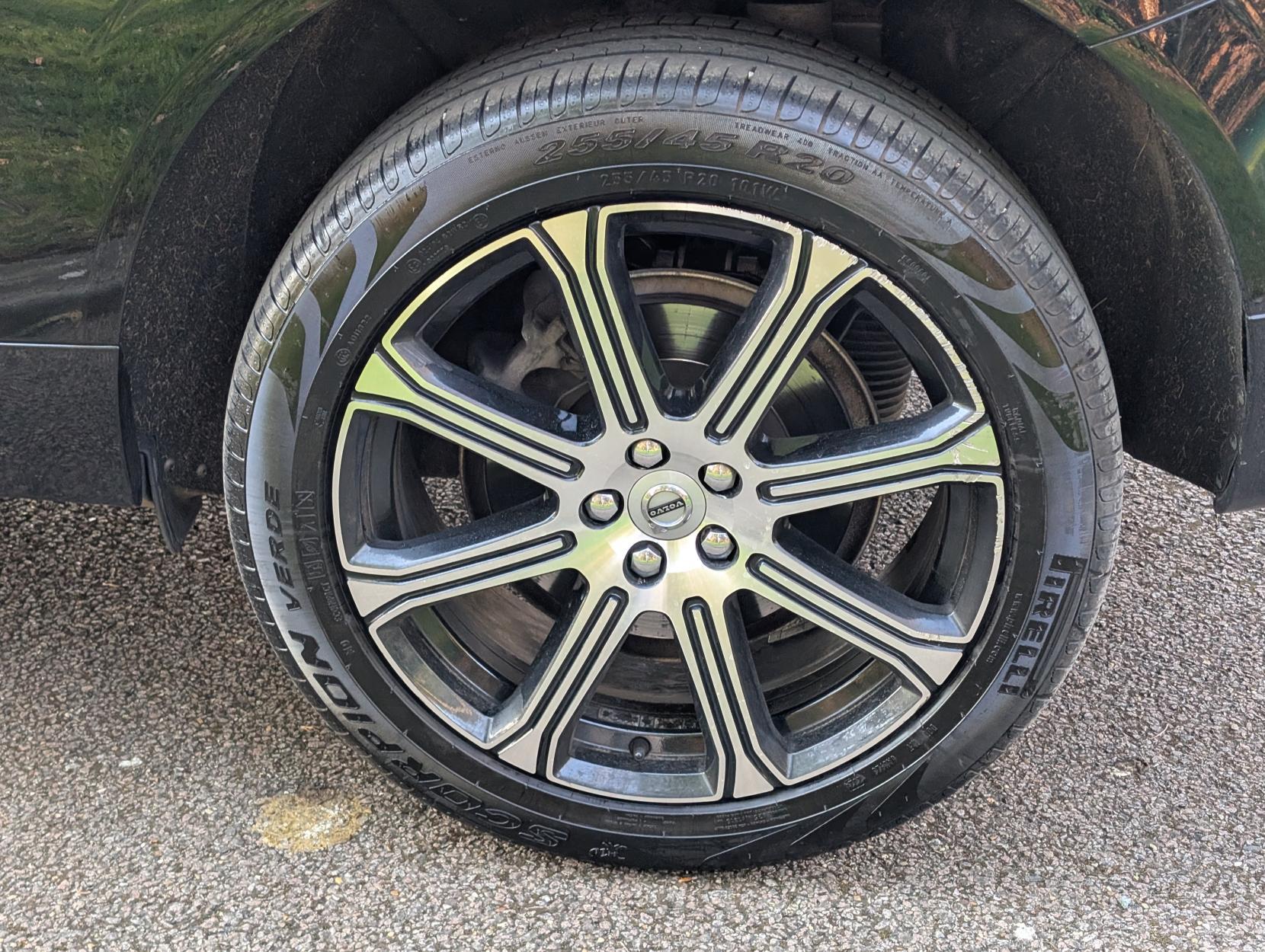 Volvo XC60 2.0h T8 Twin Engine Recharge 11.6kWh Inscription Pro SUV 5dr Petrol Plug-in Hybrid Auto AWD Euro 6 (s/s) (390 ps)