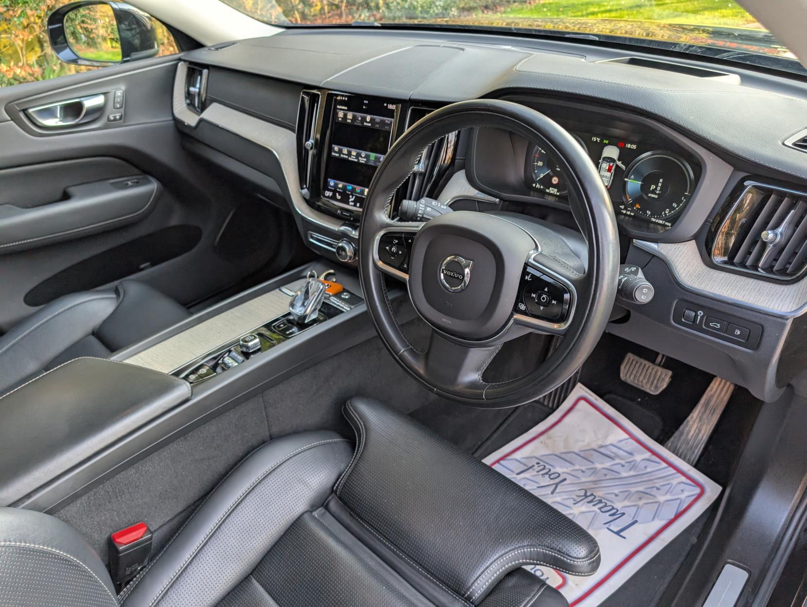 Volvo XC60 2.0h T8 Twin Engine Recharge 11.6kWh Inscription Pro SUV 5dr Petrol Plug-in Hybrid Auto AWD Euro 6 (s/s) (390 ps)
