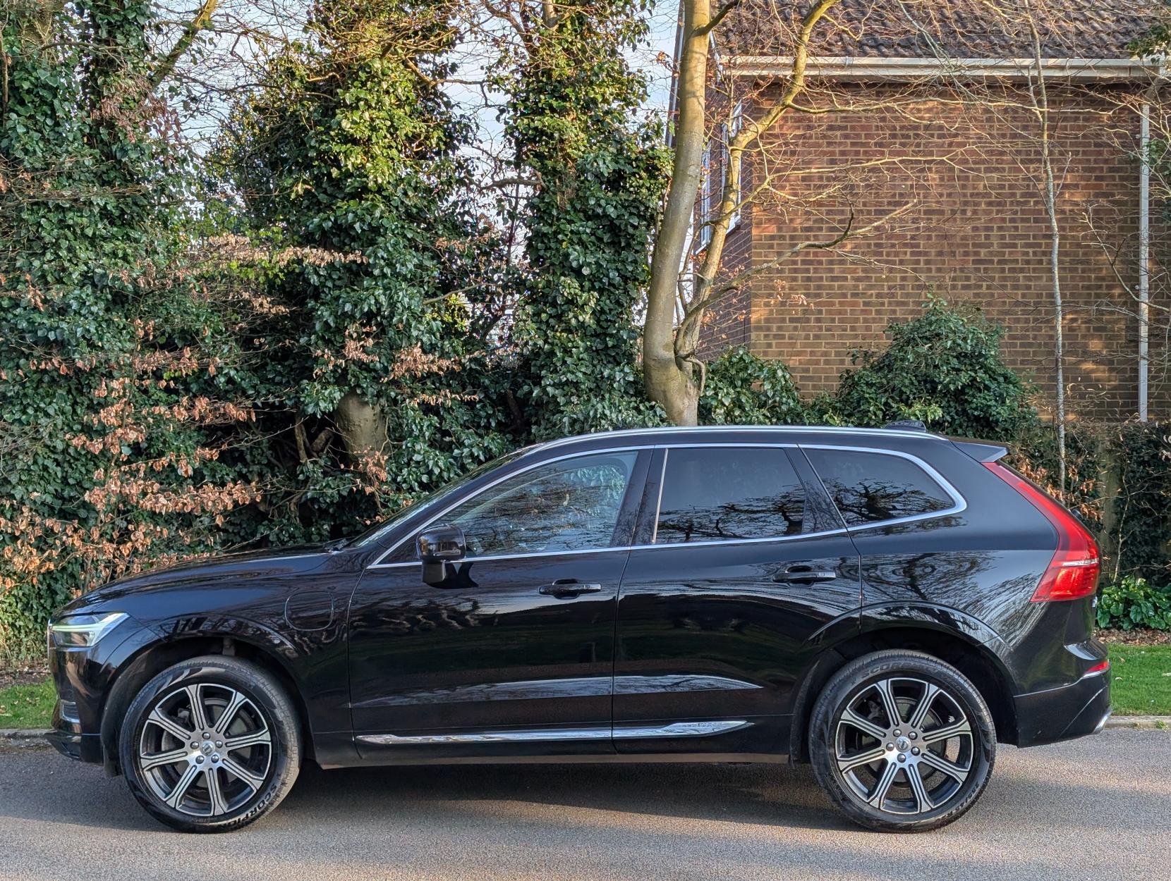 Volvo XC60 2.0h T8 Twin Engine Recharge 11.6kWh Inscription Pro SUV 5dr Petrol Plug-in Hybrid Auto AWD Euro 6 (s/s) (390 ps)
