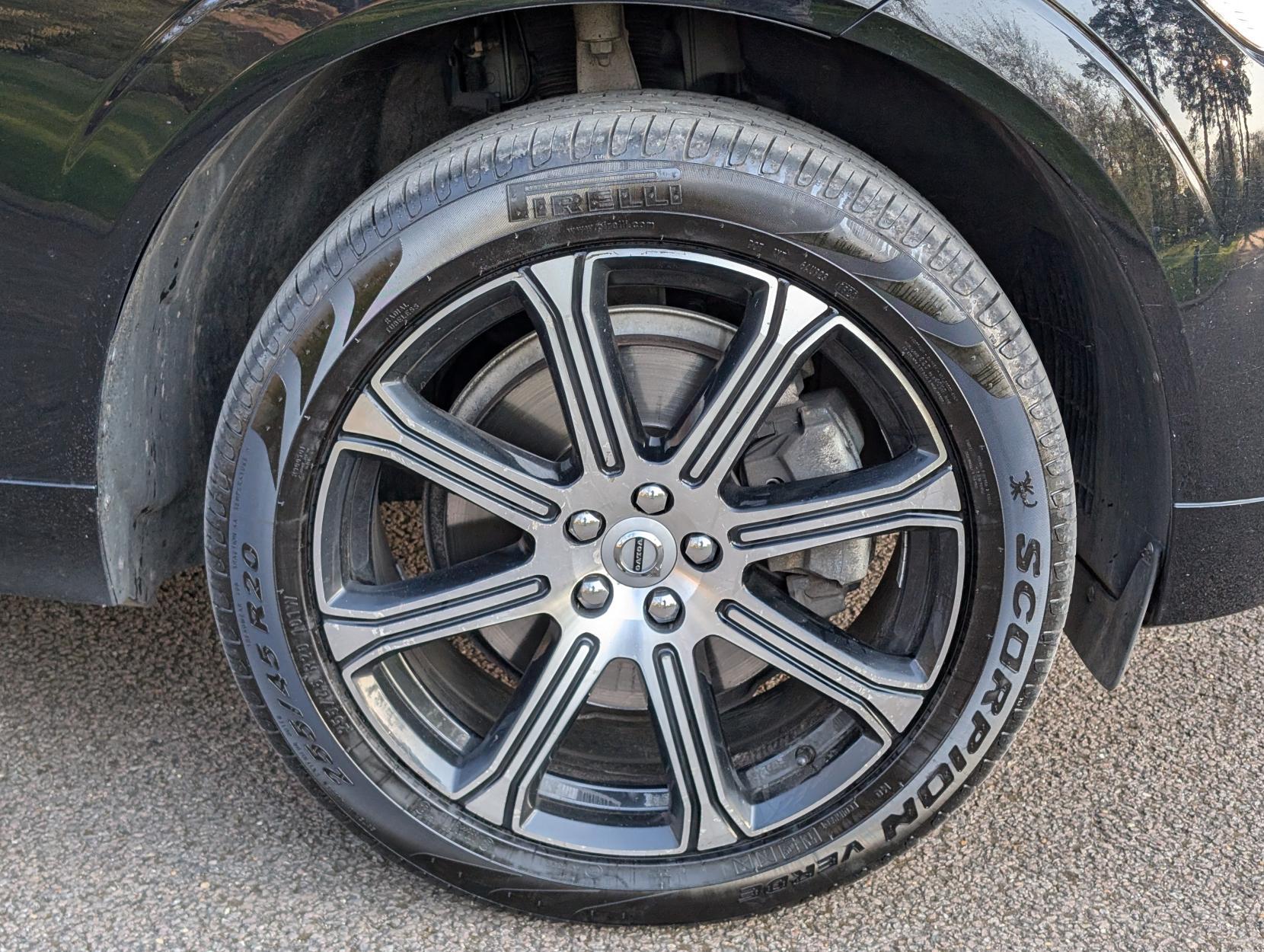 Volvo XC60 2.0h T8 Twin Engine Recharge 11.6kWh Inscription Pro SUV 5dr Petrol Plug-in Hybrid Auto AWD Euro 6 (s/s) (390 ps)