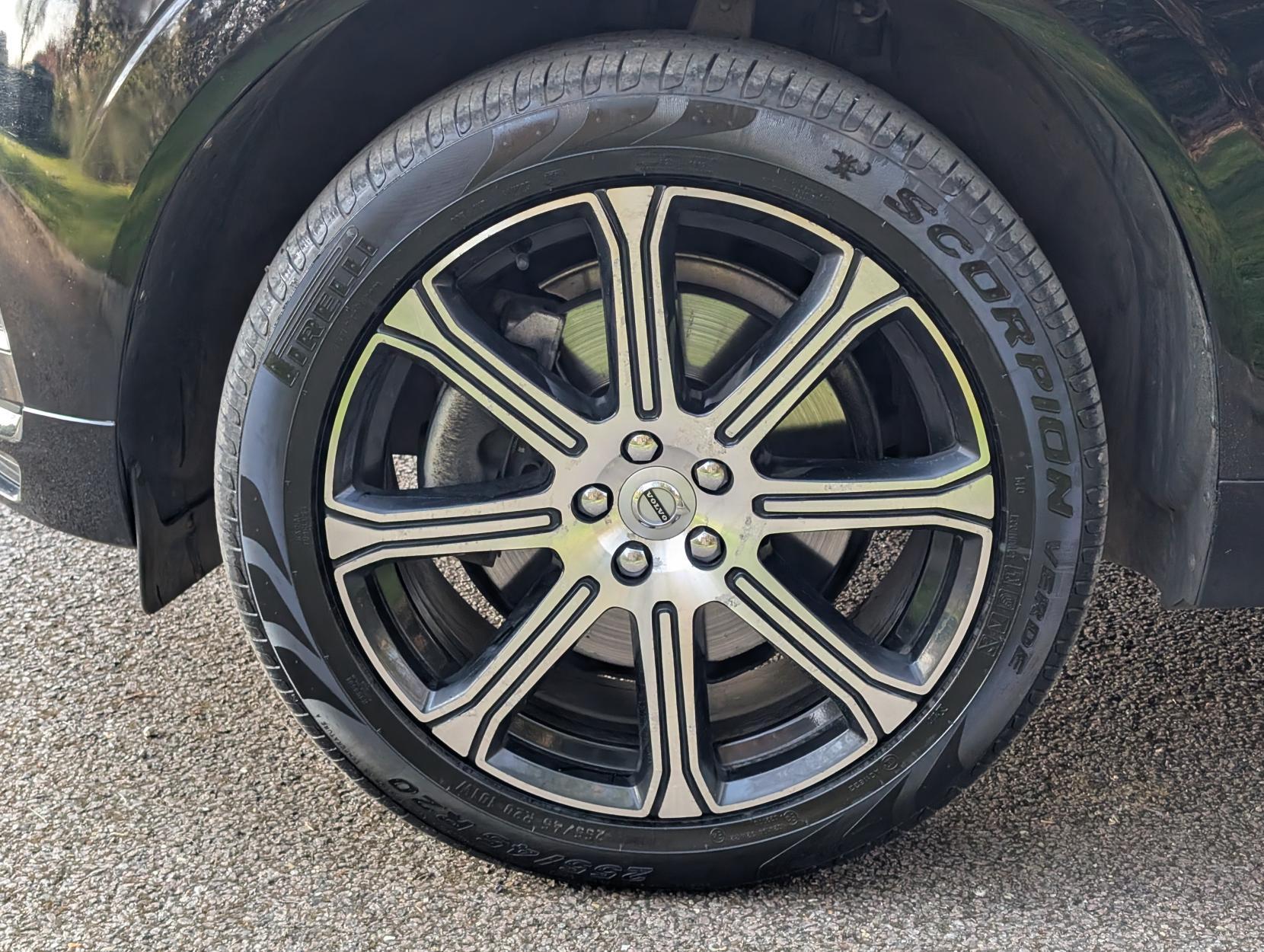 Volvo XC60 2.0h T8 Twin Engine Recharge 11.6kWh Inscription Pro SUV 5dr Petrol Plug-in Hybrid Auto AWD Euro 6 (s/s) (390 ps)