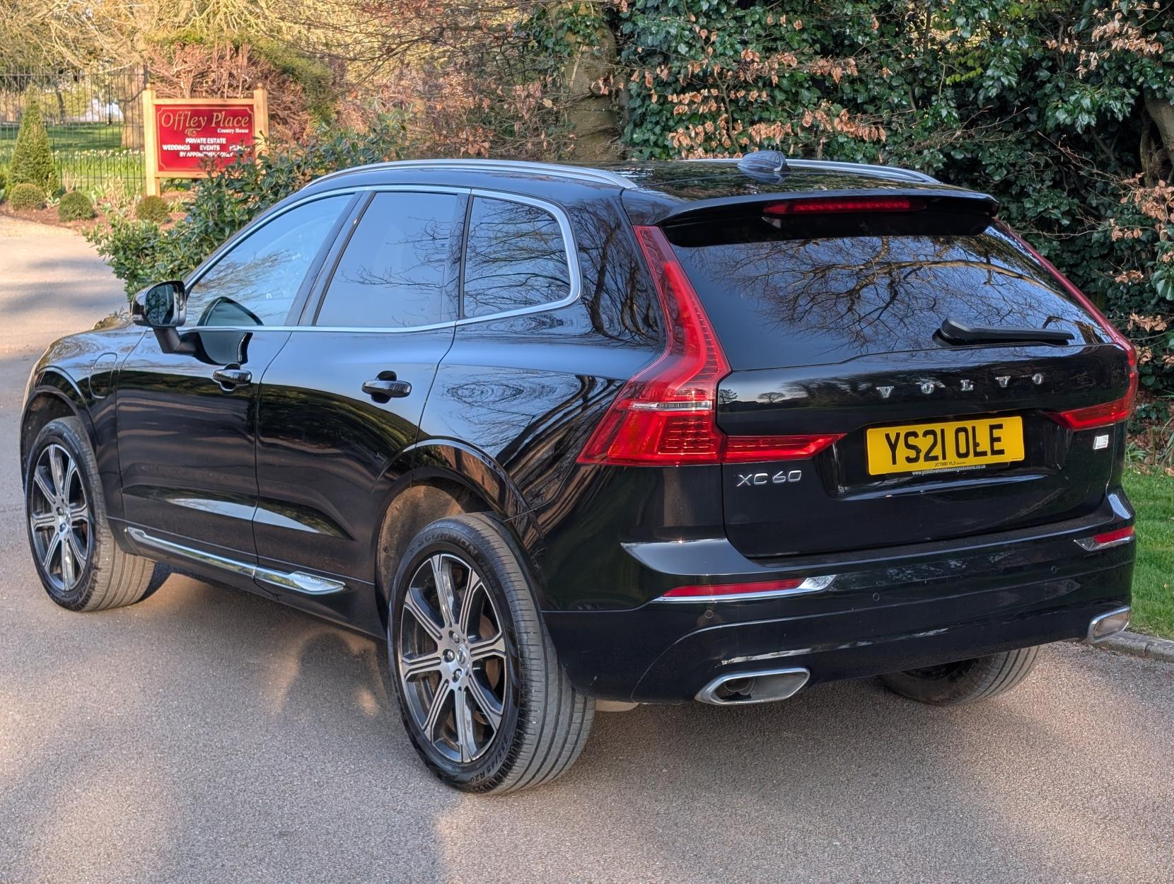 Volvo XC60 2.0h T8 Twin Engine Recharge 11.6kWh Inscription Pro SUV 5dr Petrol Plug-in Hybrid Auto AWD Euro 6 (s/s) (390 ps)