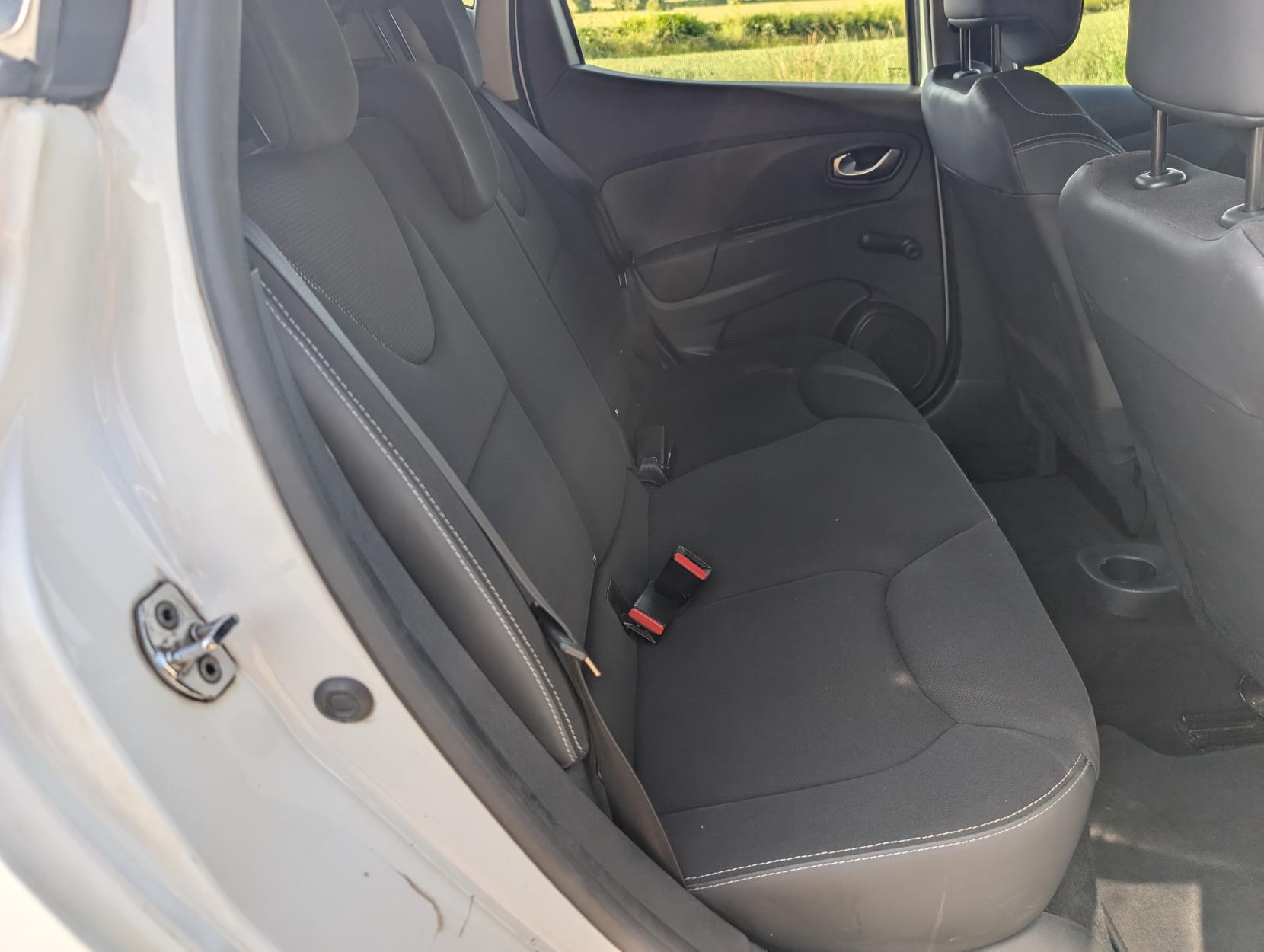 Renault Clio 1.5 dCi Dynamique Nav Hatchback 5dr Diesel Auto Euro 6 (90 ps)