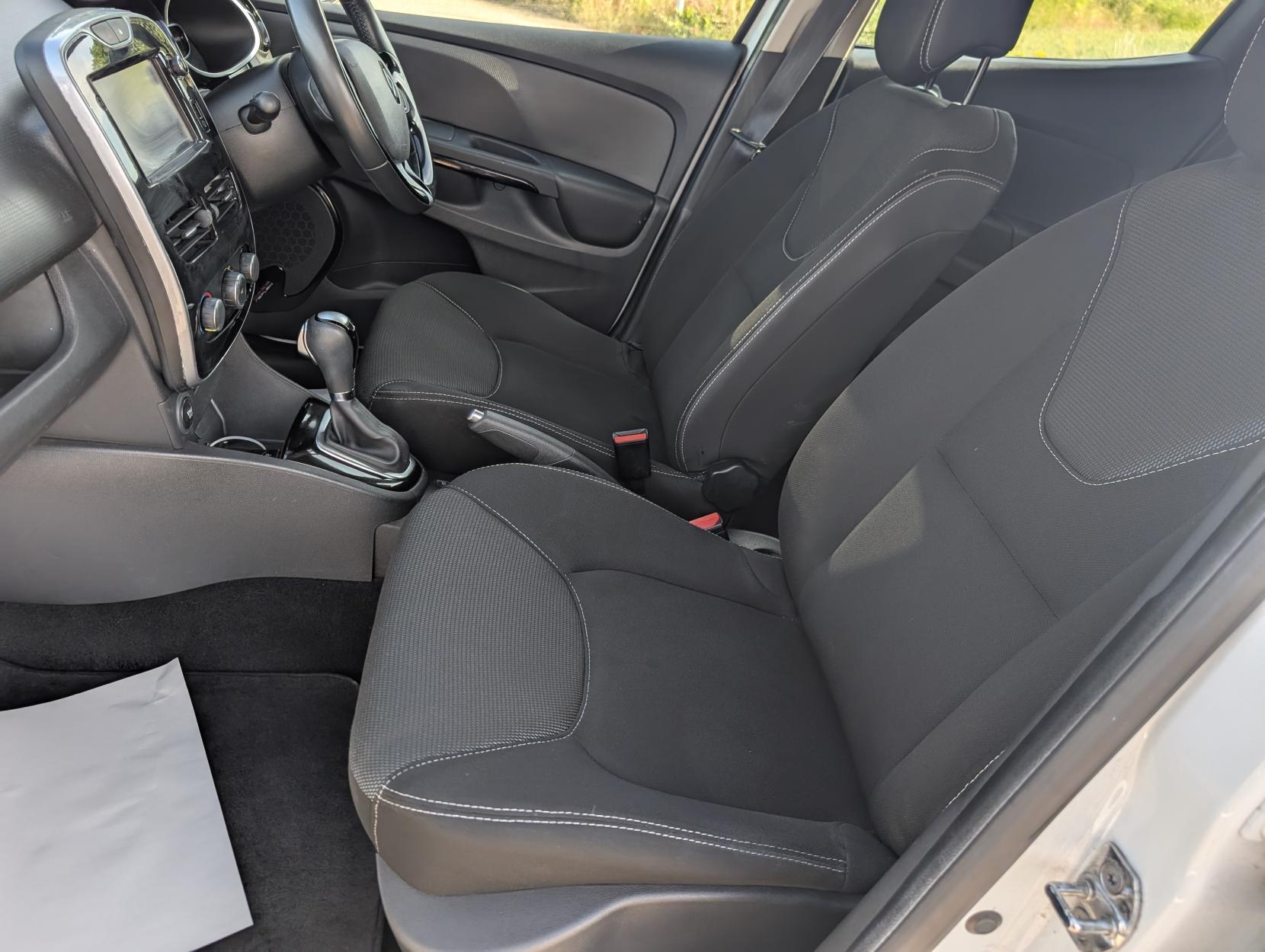 Renault Clio 1.5 dCi Dynamique Nav Hatchback 5dr Diesel Auto Euro 6 (90 ps)