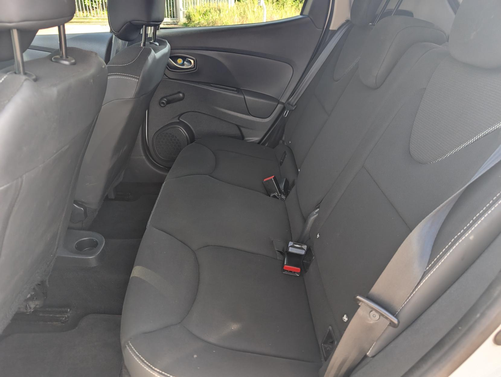 Renault Clio 1.5 dCi Dynamique Nav Hatchback 5dr Diesel Auto Euro 6 (90 ps)