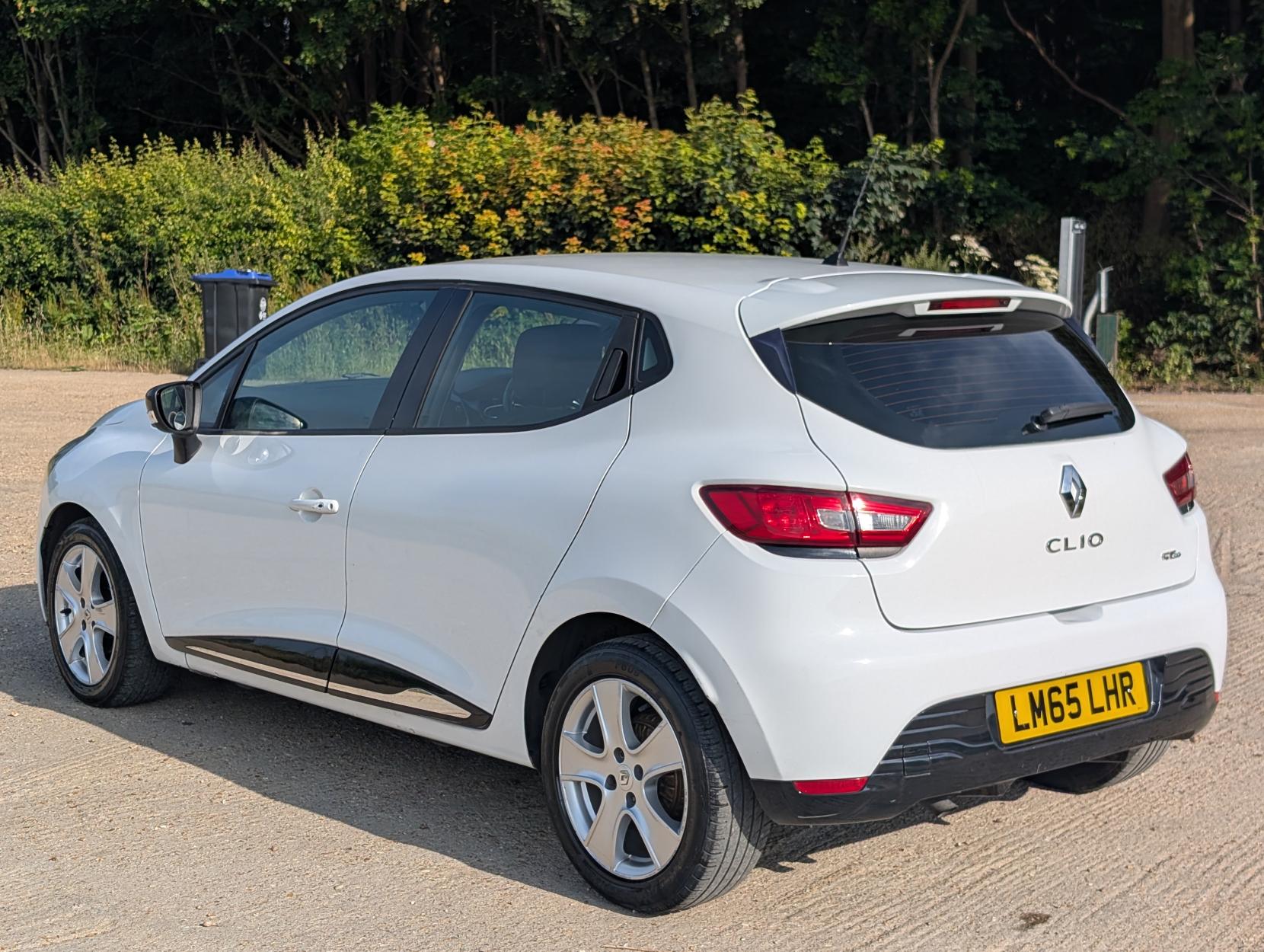 Renault Clio 1.5 dCi Dynamique Nav Hatchback 5dr Diesel Auto Euro 6 (90 ps)