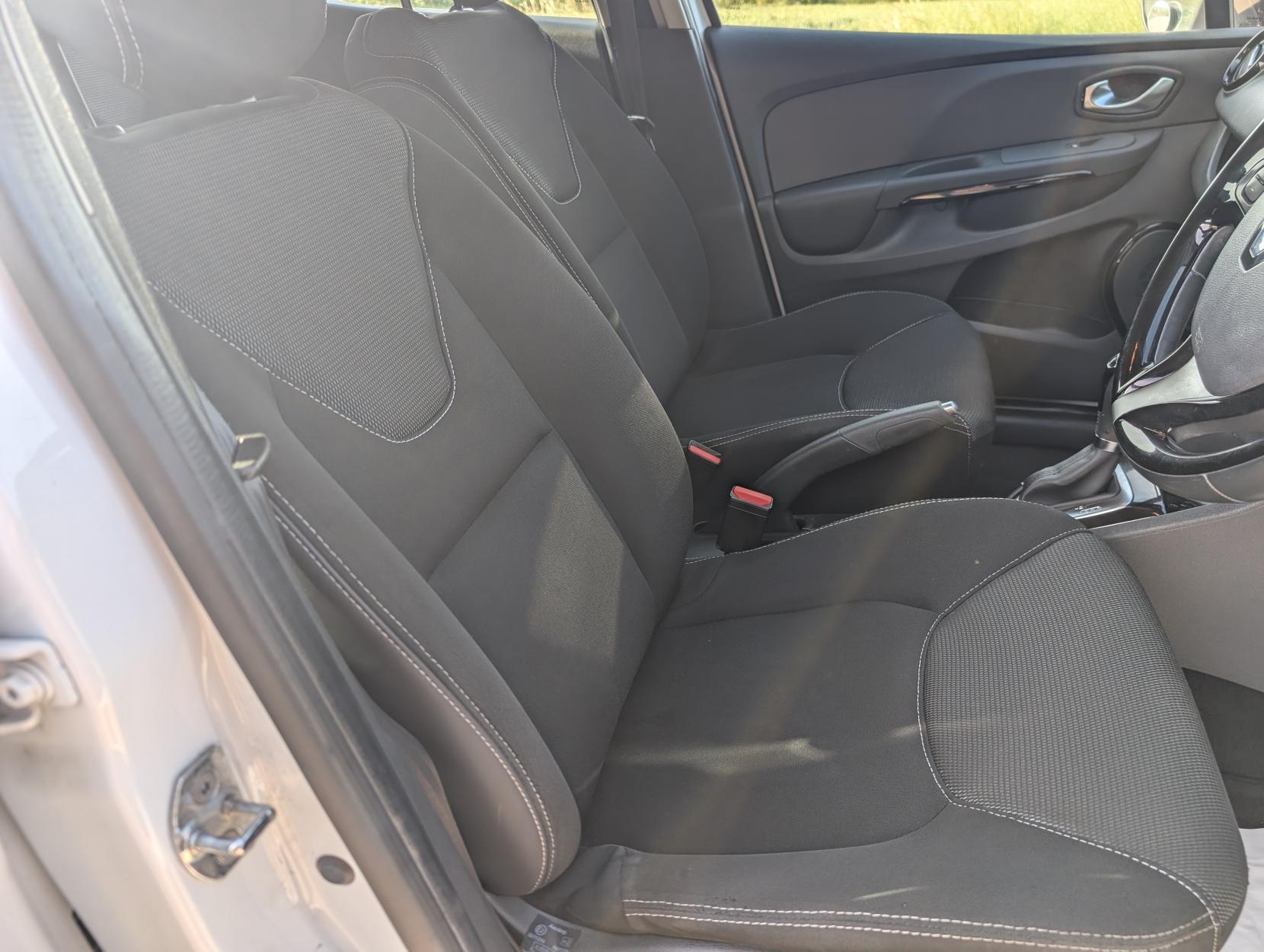 Renault Clio 1.5 dCi Dynamique Nav Hatchback 5dr Diesel Auto Euro 6 (90 ps)