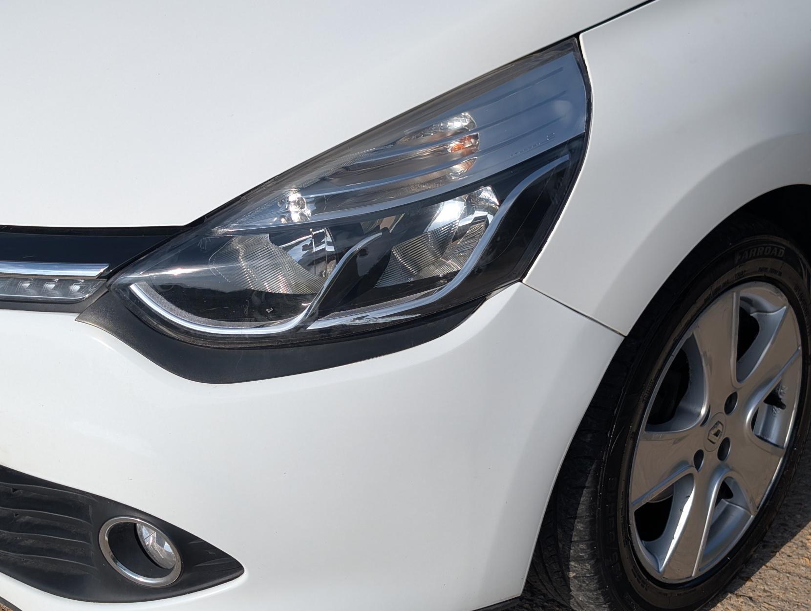 Renault Clio 1.5 dCi Dynamique Nav Hatchback 5dr Diesel Auto Euro 6 (90 ps)