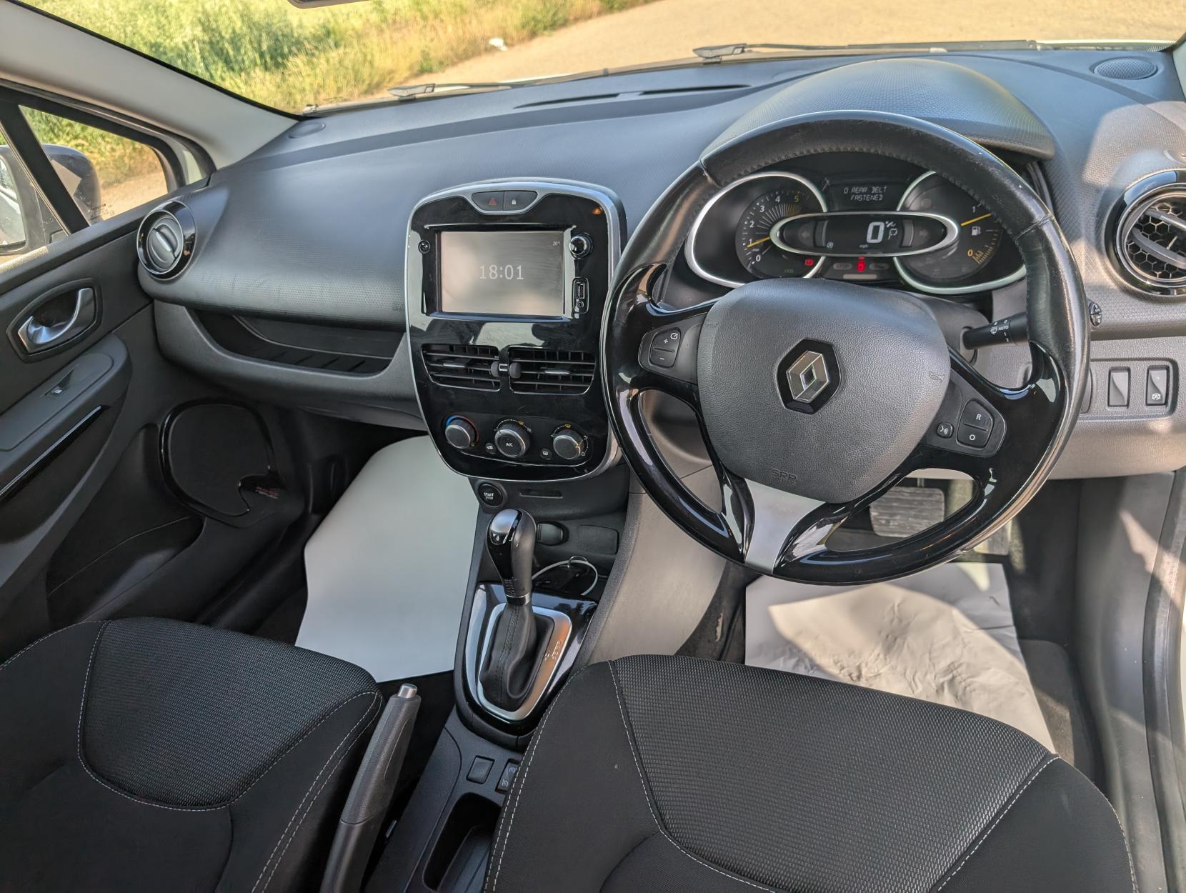 Renault Clio 1.5 dCi Dynamique Nav Hatchback 5dr Diesel Auto Euro 6 (90 ps)