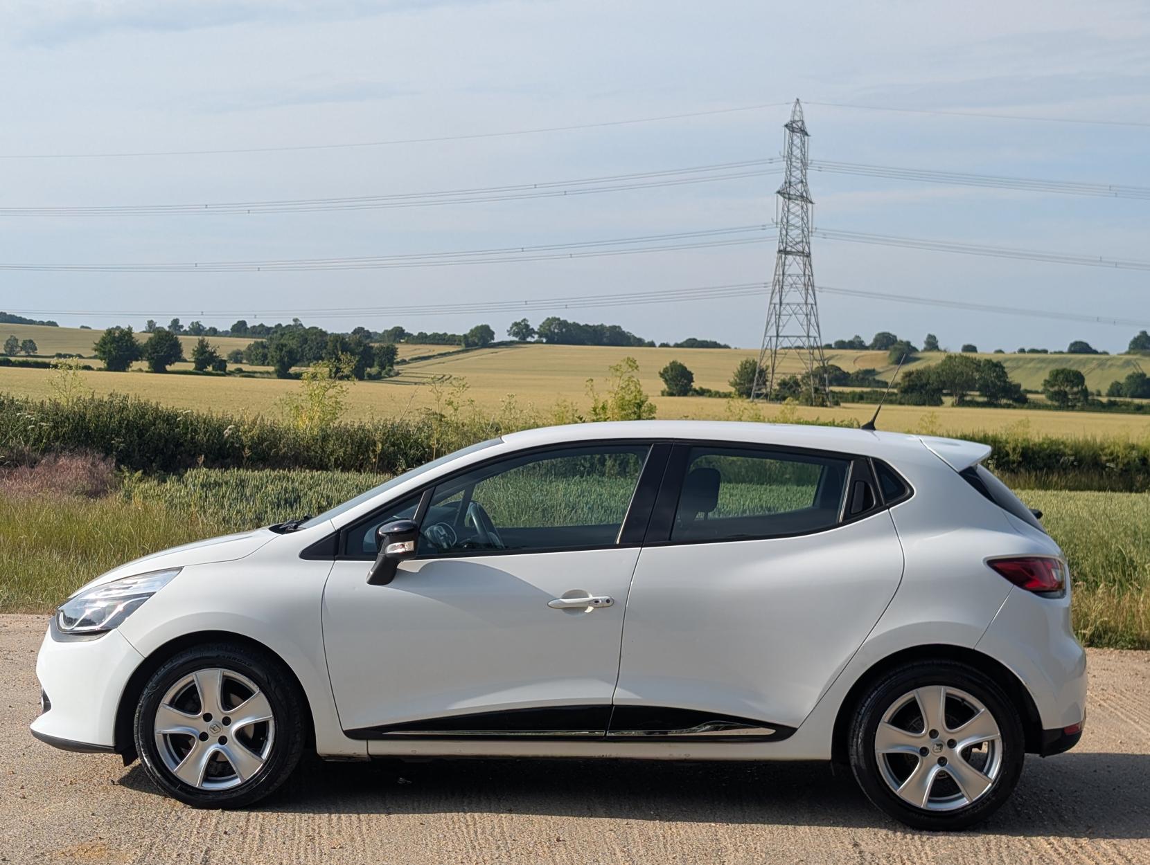 Renault Clio 1.5 dCi Dynamique Nav Hatchback 5dr Diesel Auto Euro 6 (90 ps)