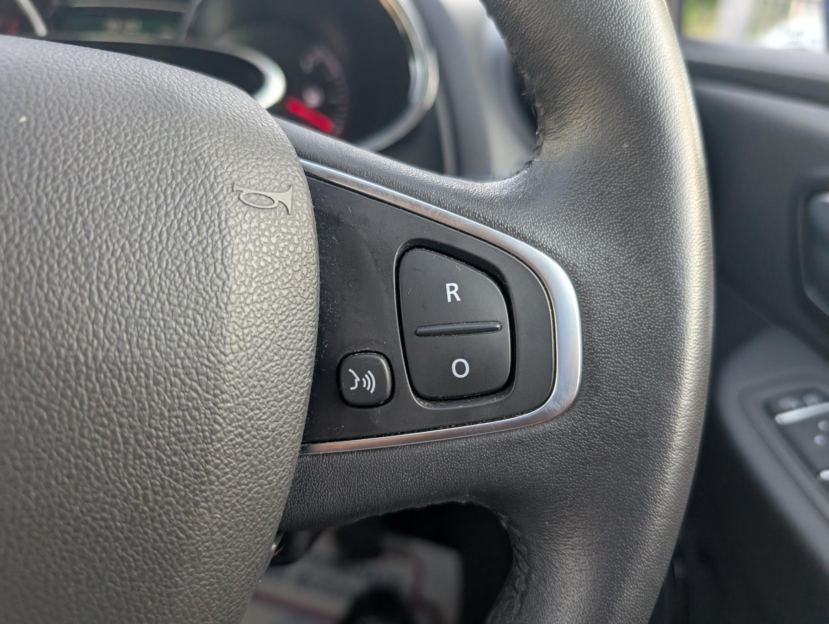 Renault Clio 0.9 TCe Dynamique Nav Hatchback 5dr Petrol Manual Euro 6 (s/s) (90 ps)