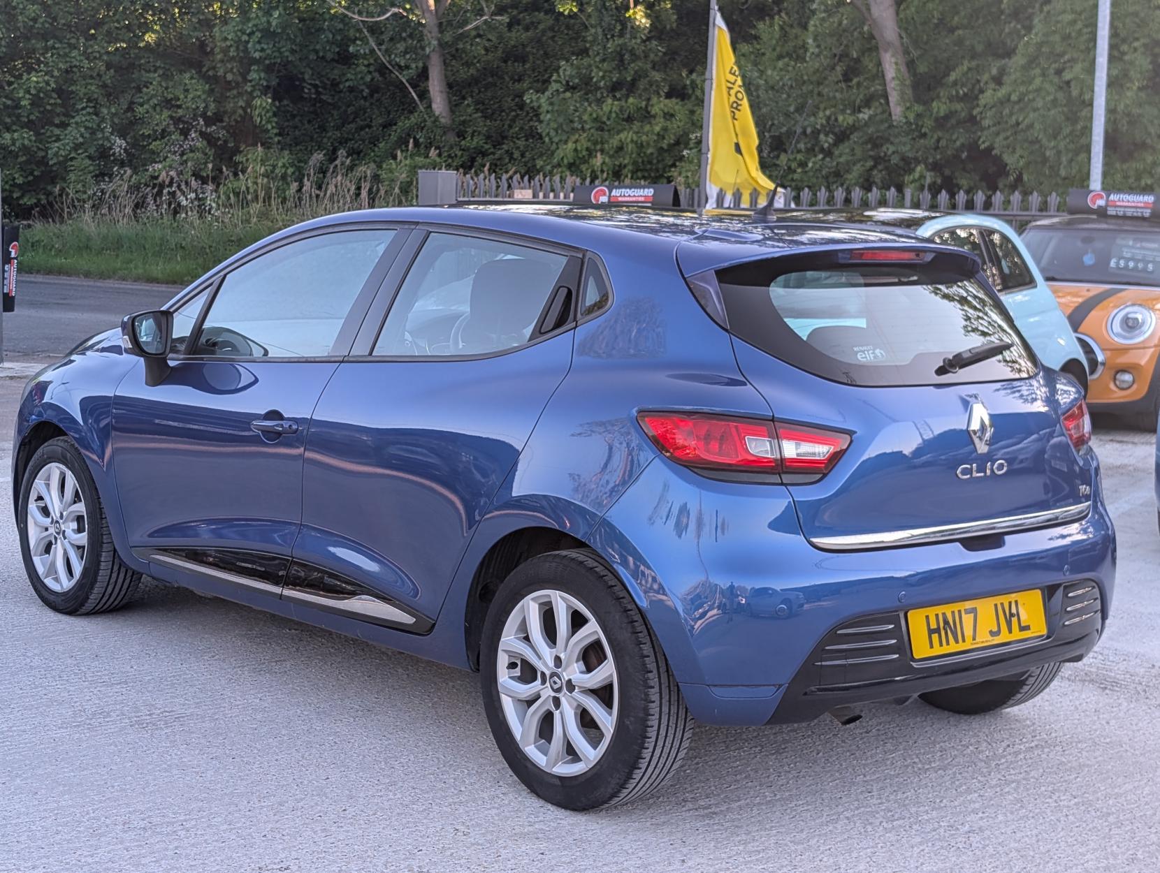 Renault Clio 0.9 TCe Dynamique Nav Hatchback 5dr Petrol Manual Euro 6 (s/s) (90 ps)