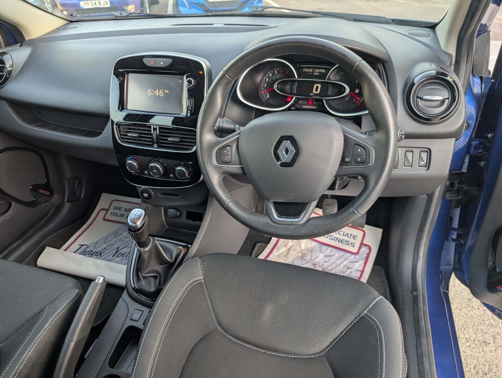 Renault Clio 0.9 TCe Dynamique Nav Hatchback 5dr Petrol Manual Euro 6 (s/s) (90 ps)