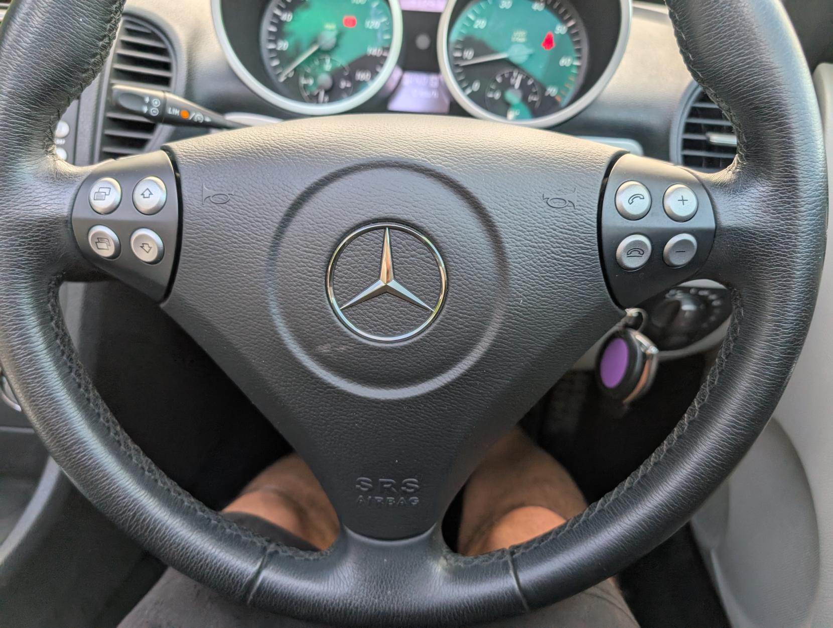 Mercedes-Benz SLK 3.5 SLK350 Convertible 2dr Petrol 7G-Tronic (242 g/km, 272 bhp)