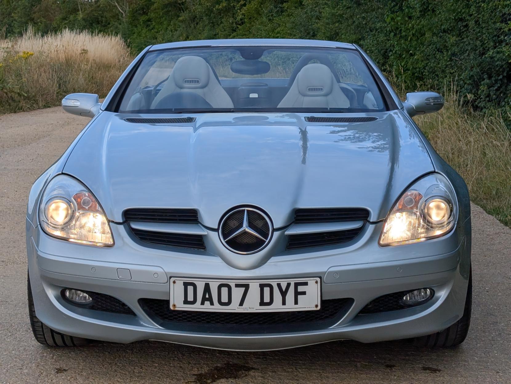 Mercedes-Benz SLK 3.5 SLK350 Convertible 2dr Petrol 7G-Tronic (242 g/km, 272 bhp)