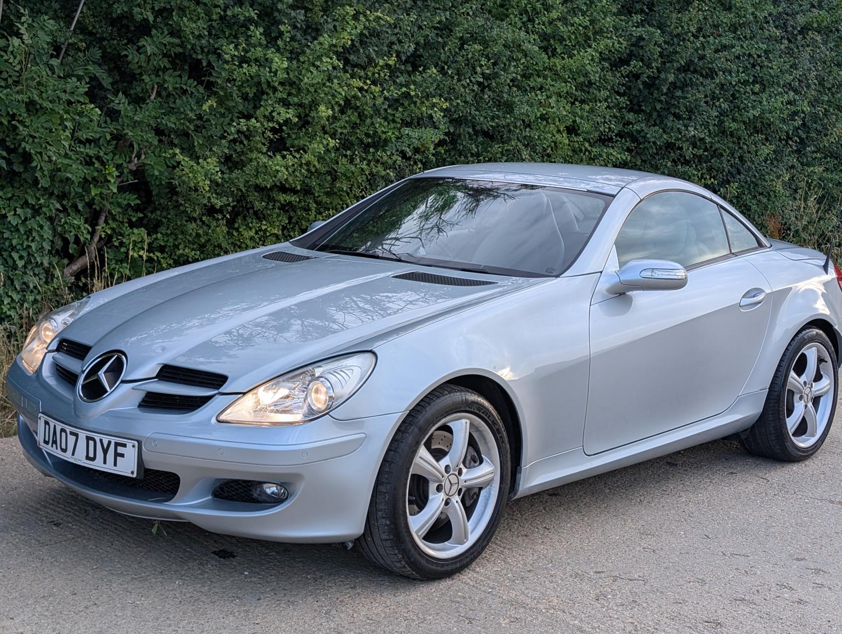 Mercedes-Benz SLK 3.5 SLK350 Convertible 2dr Petrol 7G-Tronic (242 g/km, 272 bhp)