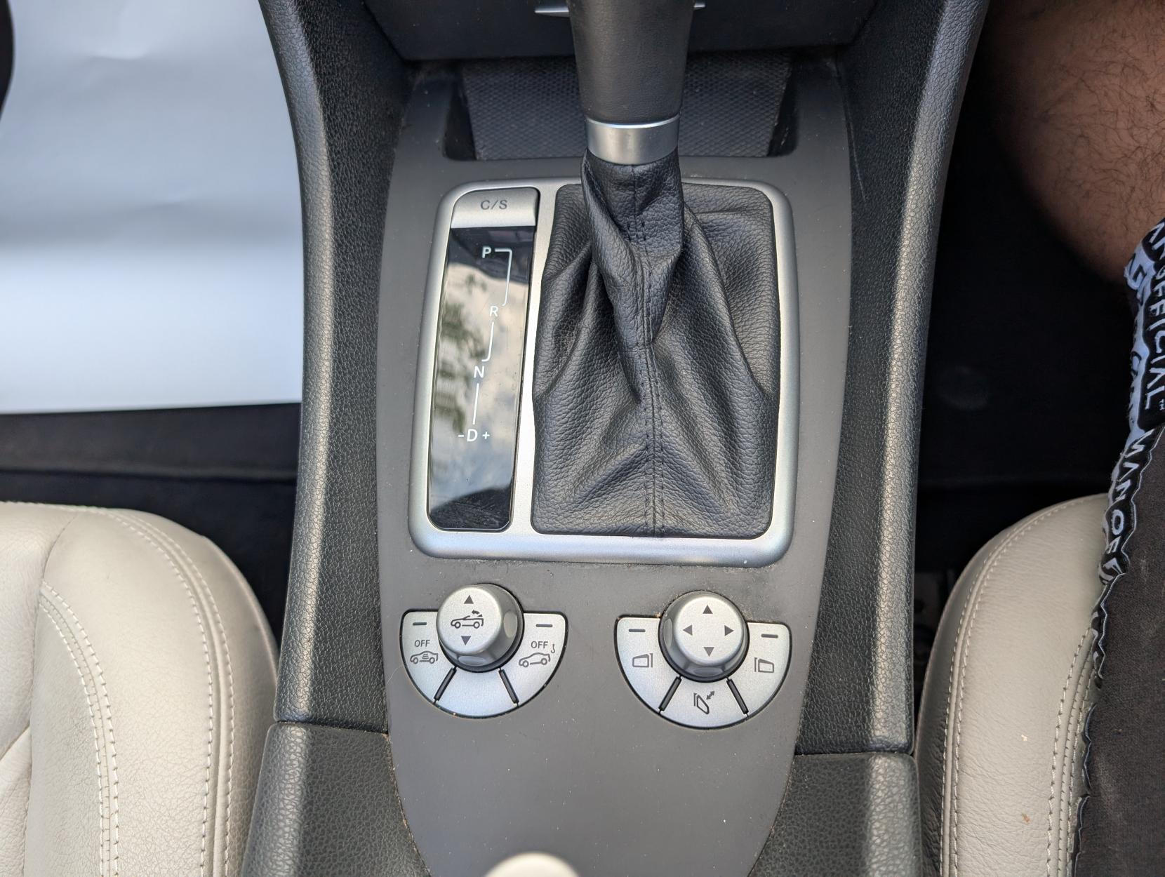 Mercedes-Benz SLK 3.5 SLK350 Convertible 2dr Petrol 7G-Tronic (242 g/km, 272 bhp)