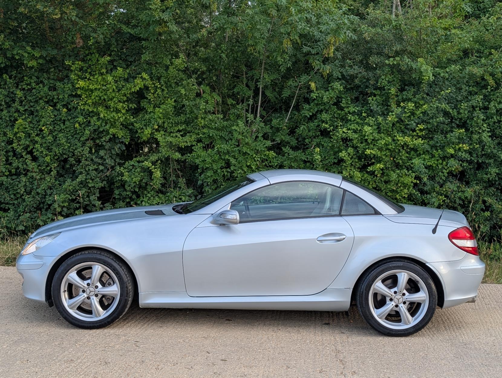 Mercedes-Benz SLK 3.5 SLK350 Convertible 2dr Petrol 7G-Tronic (242 g/km, 272 bhp)