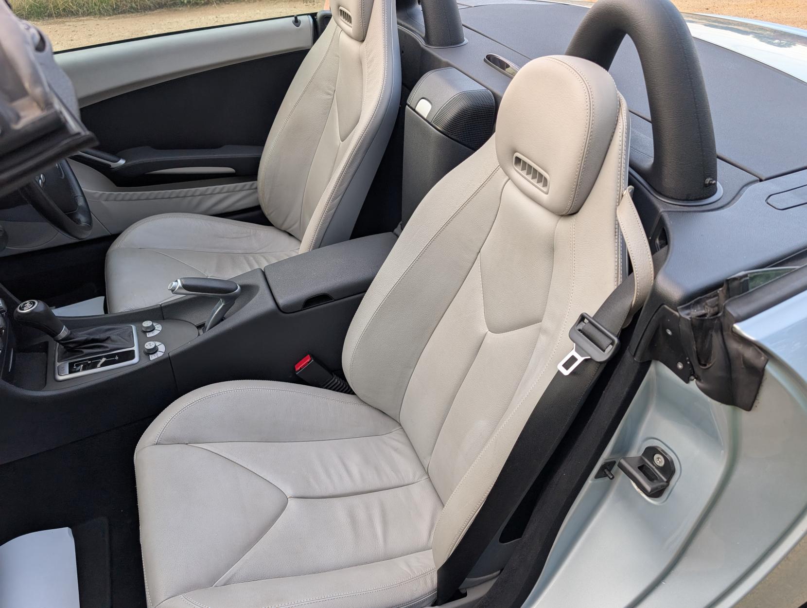 Mercedes-Benz SLK 3.5 SLK350 Convertible 2dr Petrol 7G-Tronic (242 g/km, 272 bhp)