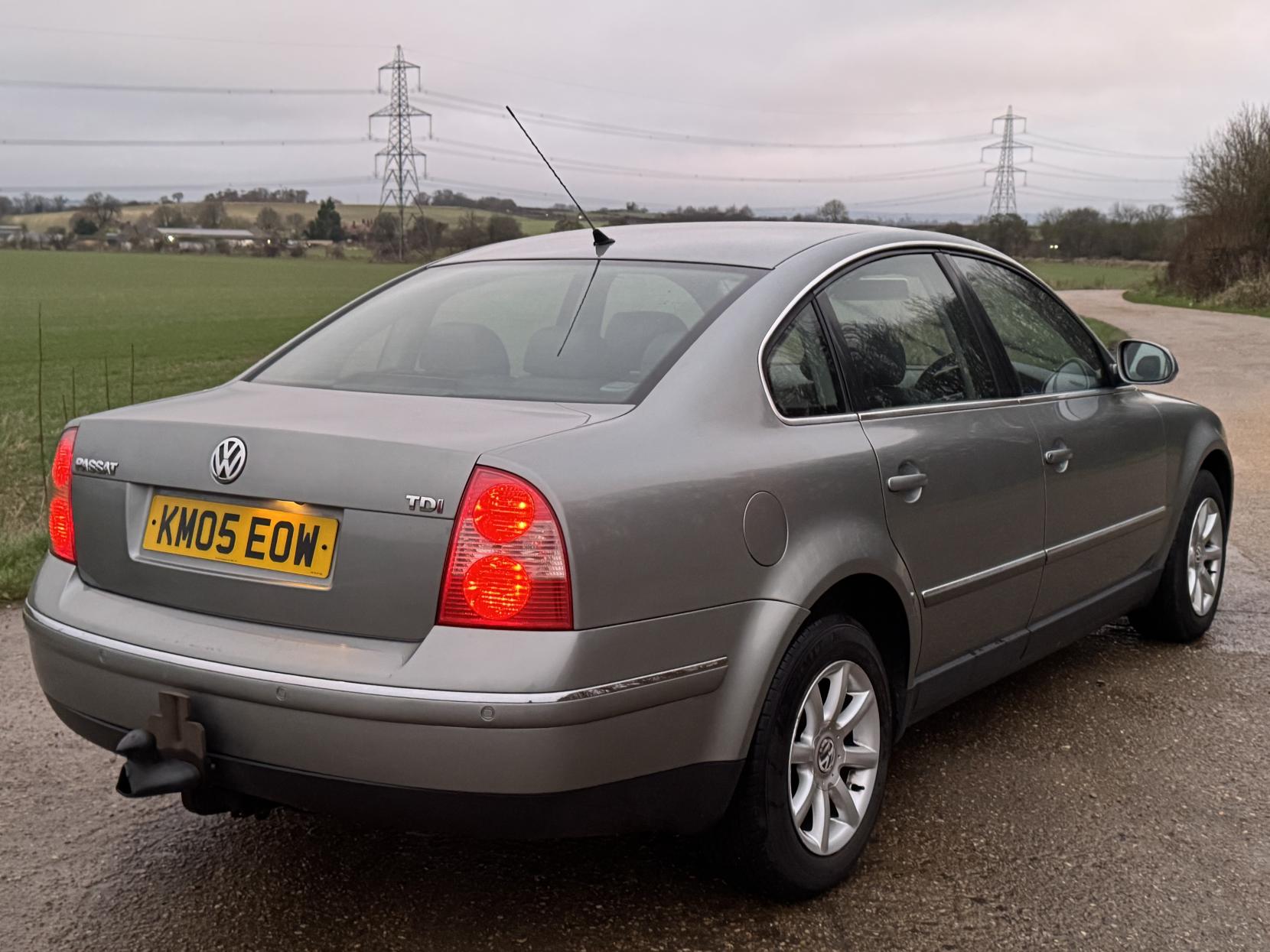 Volkswagen Passat 1.9 TDI PD Highline Saloon 4dr Diesel Manual (154 g/km, 130 bhp)