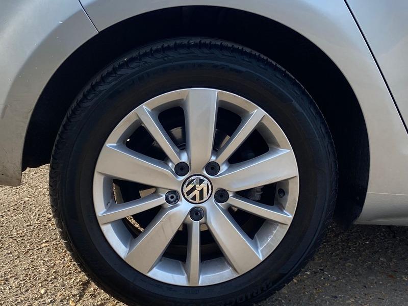 Volkswagen Golf 1.6 TDI Match Hatchback 5dr Diesel DSG Euro 5 (105 ps)