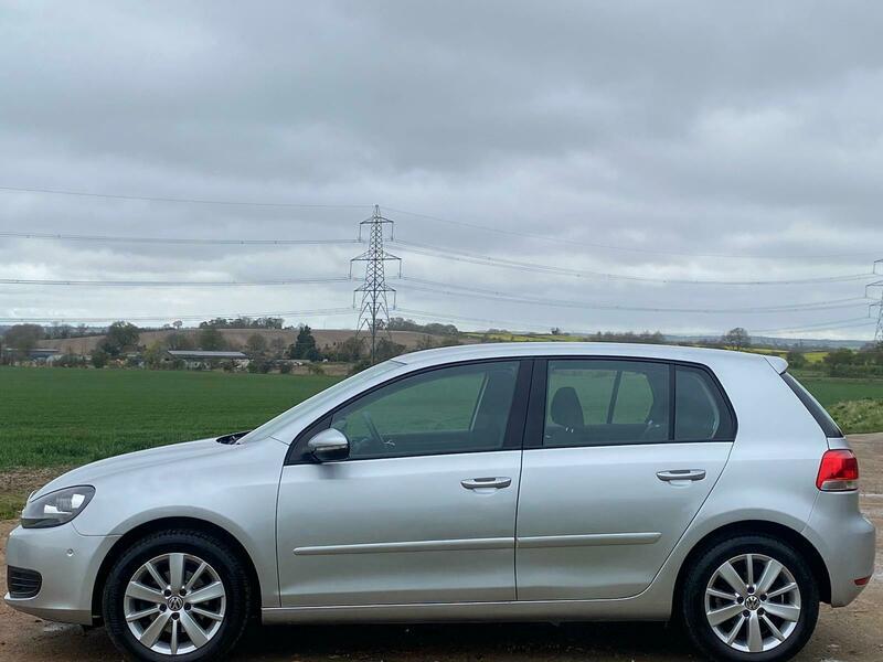 Volkswagen Golf 1.6 TDI Match Hatchback 5dr Diesel DSG Euro 5 (105 ps)