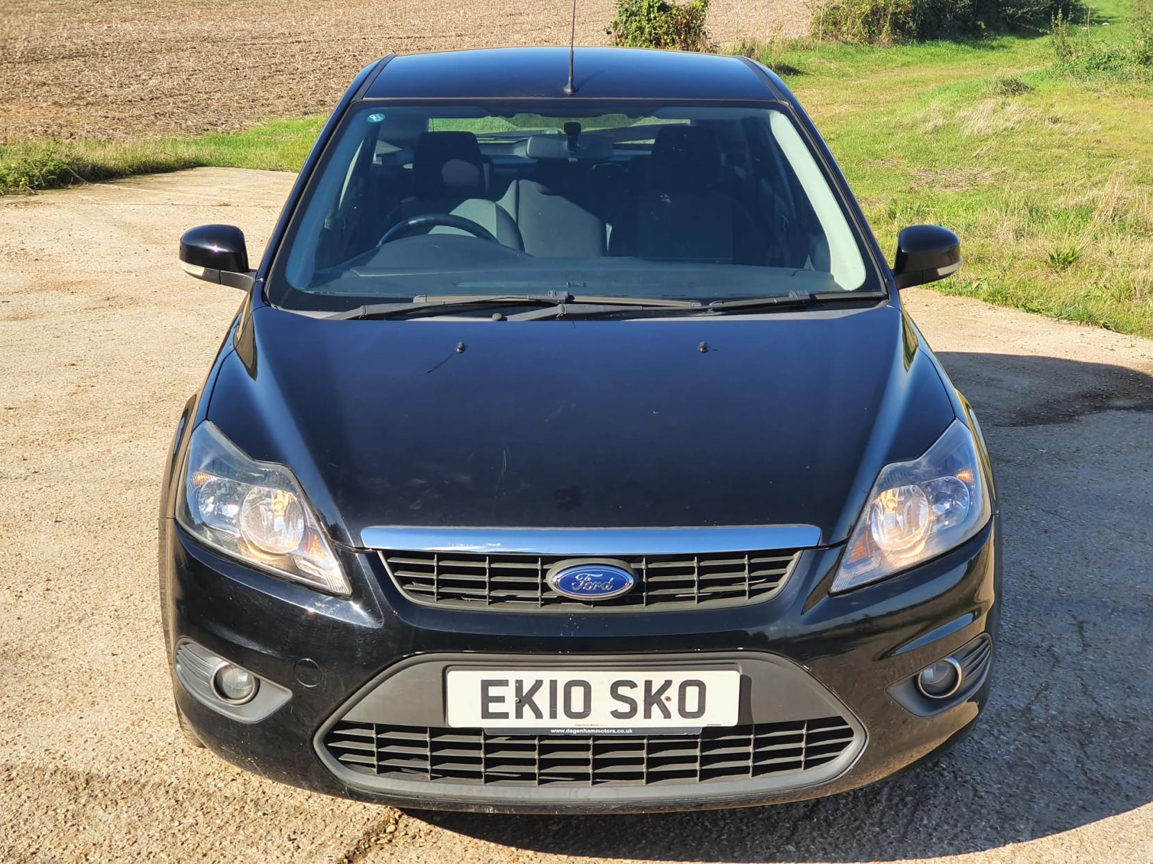 Ford Focus 1.6 Zetec Hatchback 5dr Petrol Manual (161 g/km, 99 bhp)