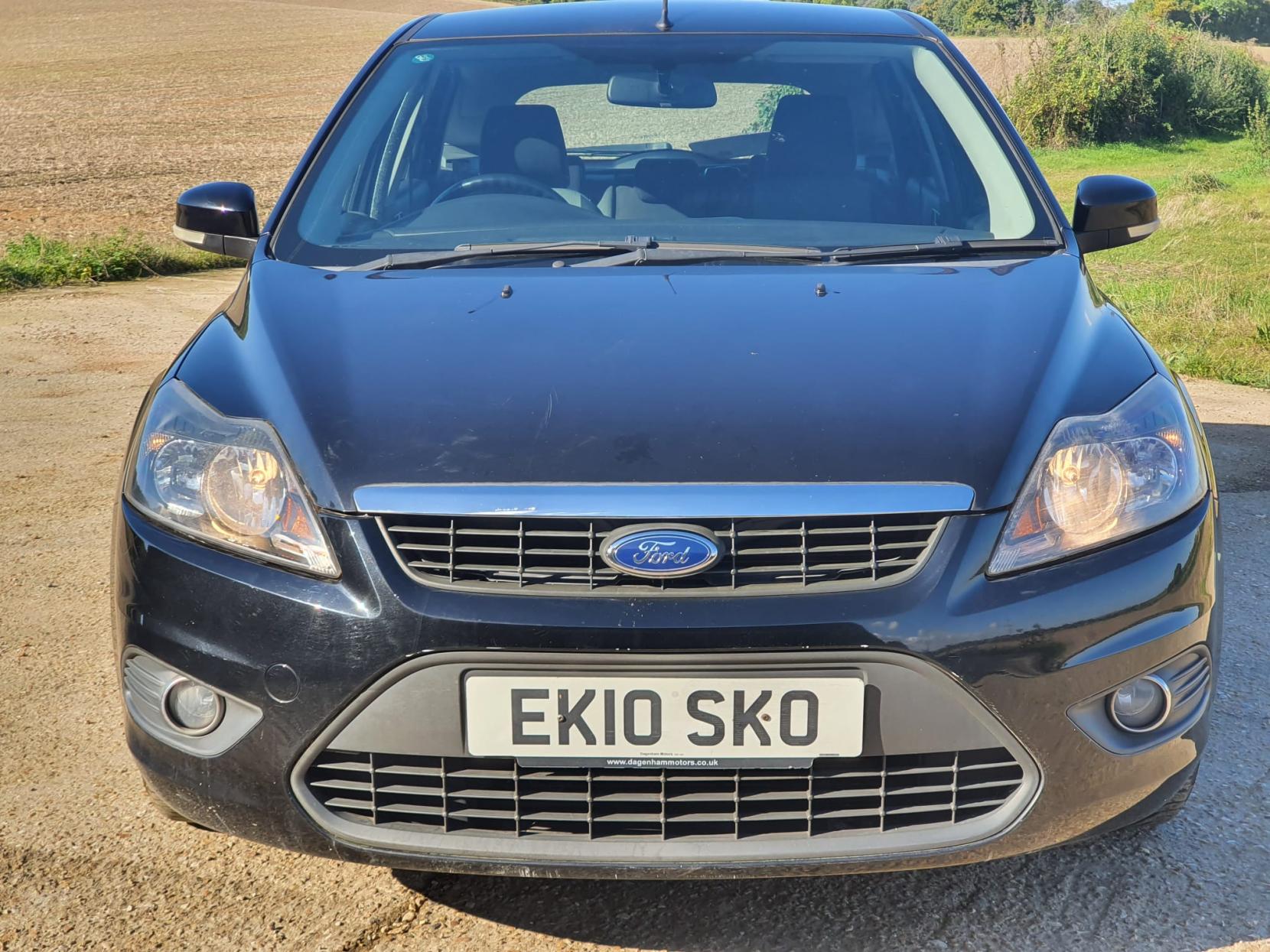 Ford Focus 1.6 Zetec Hatchback 5dr Petrol Manual (161 g/km, 99 bhp)