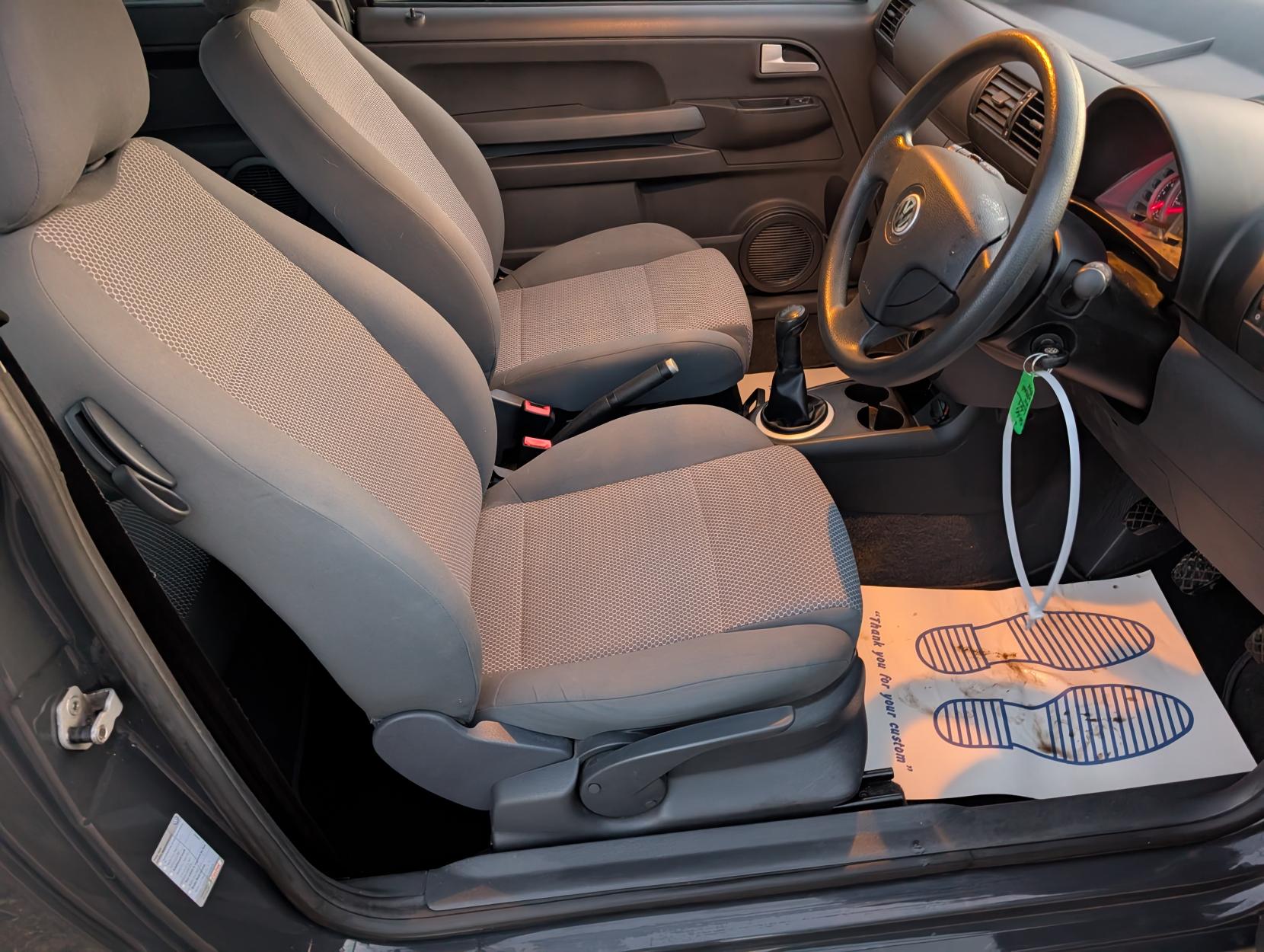 Volkswagen Fox 1.2 6V Urban Fox Hatchback 3dr Petrol Manual Euro 4 (55 ps)