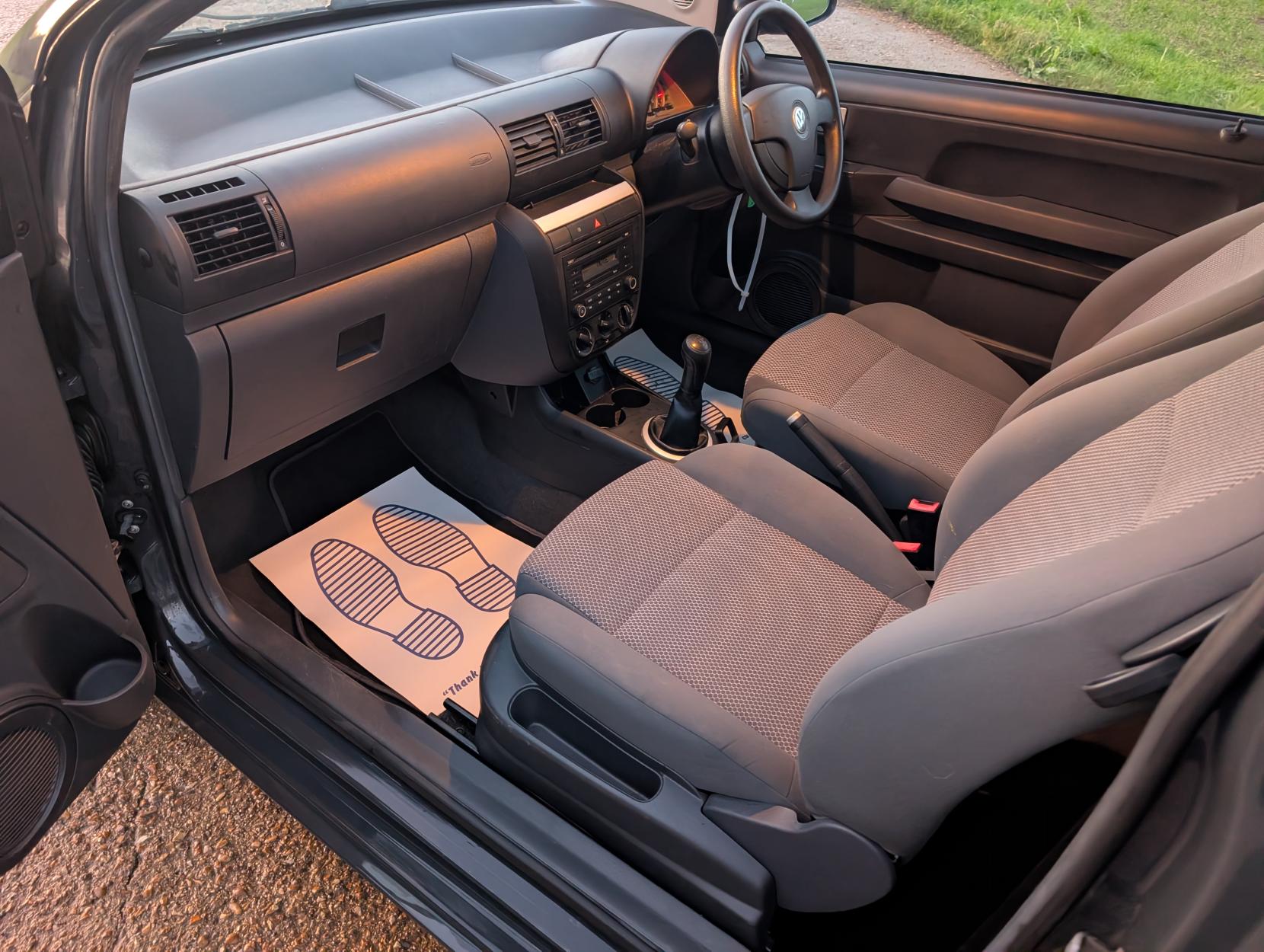 Volkswagen Fox 1.2 6V Urban Fox Hatchback 3dr Petrol Manual Euro 4 (55 ps)