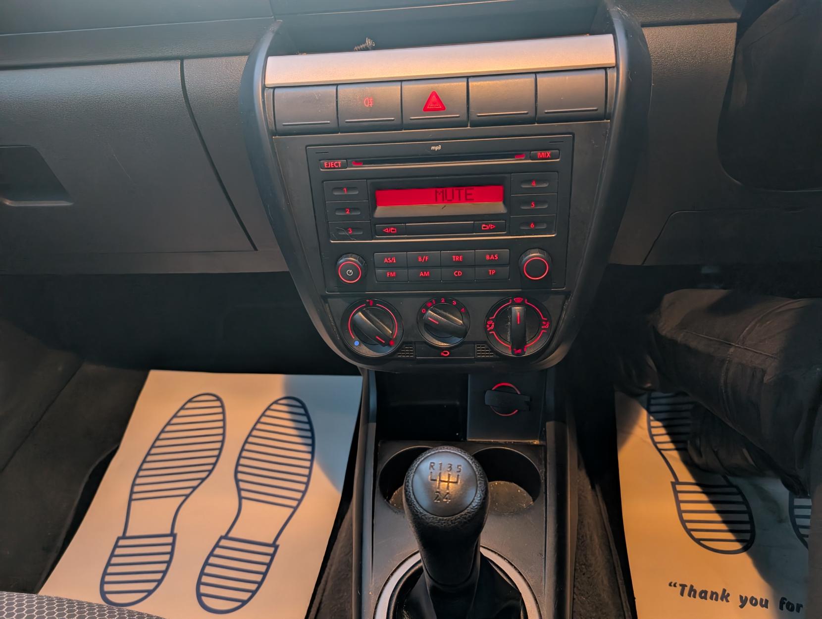 Volkswagen Fox 1.2 6V Urban Fox Hatchback 3dr Petrol Manual Euro 4 (55 ps)