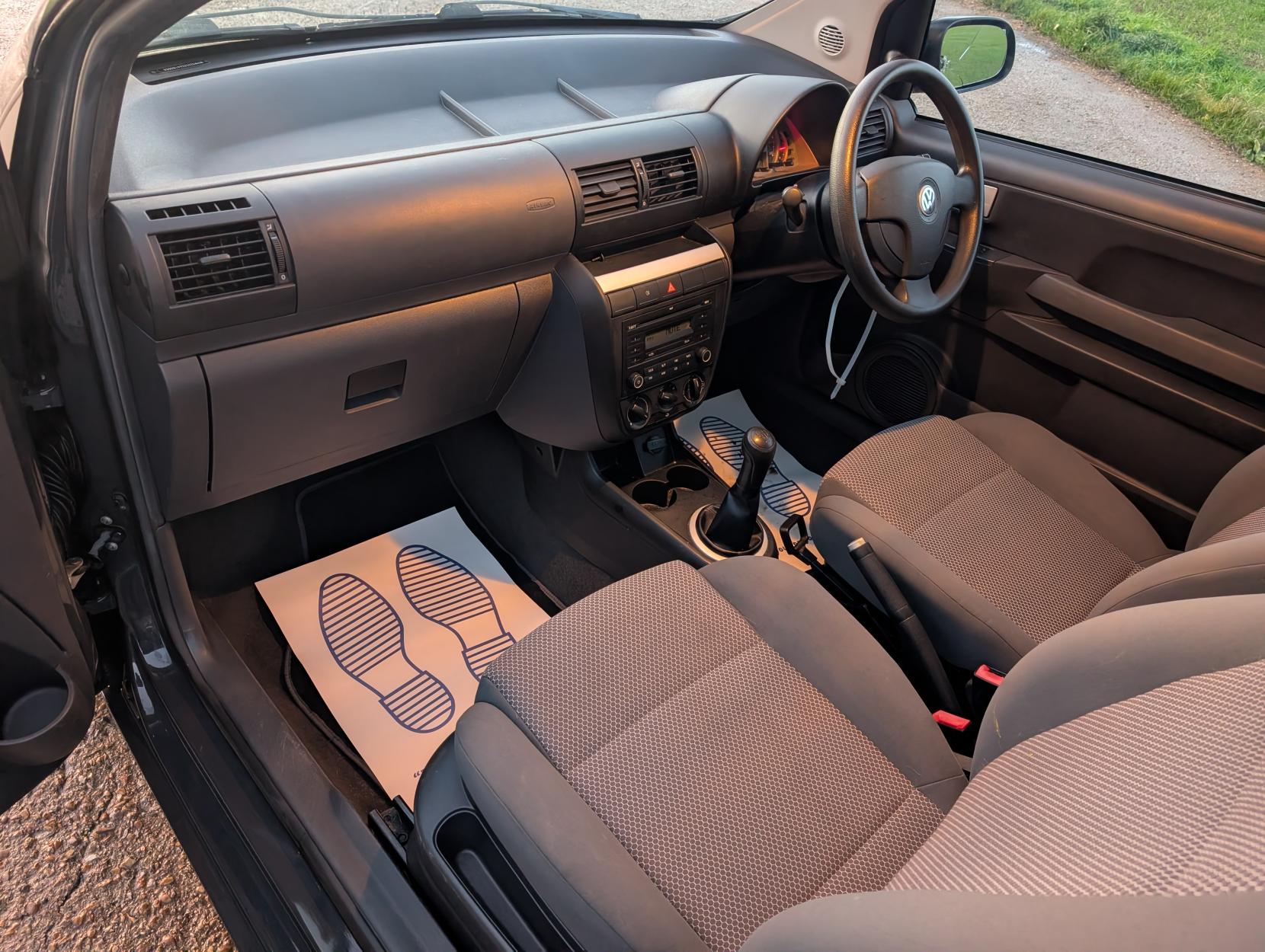 Volkswagen Fox 1.2 6V Urban Fox Hatchback 3dr Petrol Manual Euro 4 (55 ps)