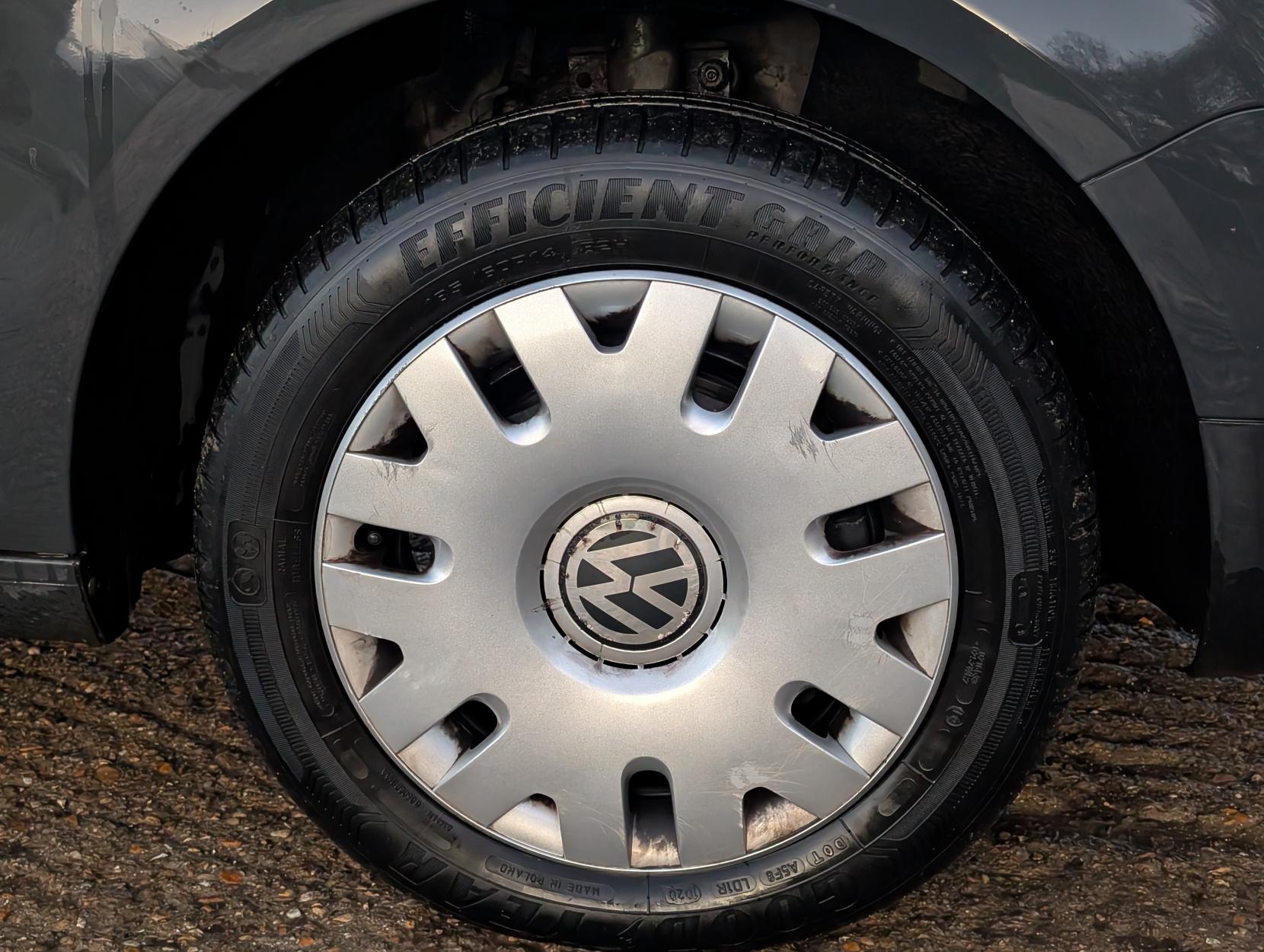 Volkswagen Fox 1.2 6V Urban Fox Hatchback 3dr Petrol Manual Euro 4 (55 ps)