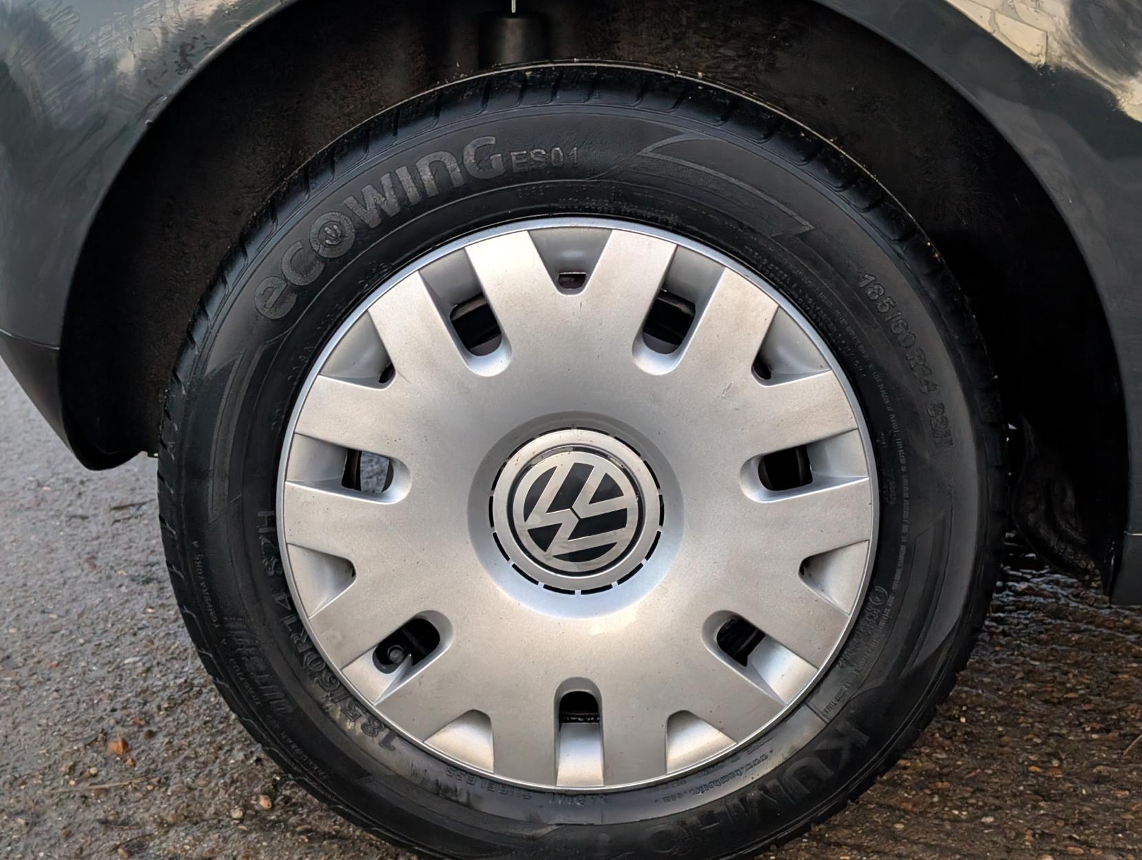 Volkswagen Fox 1.2 6V Urban Fox Hatchback 3dr Petrol Manual Euro 4 (55 ps)