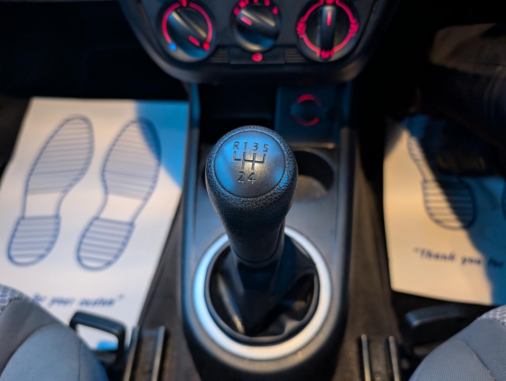 Volkswagen Fox 1.2 6V Urban Fox Hatchback 3dr Petrol Manual Euro 4 (55 ps)