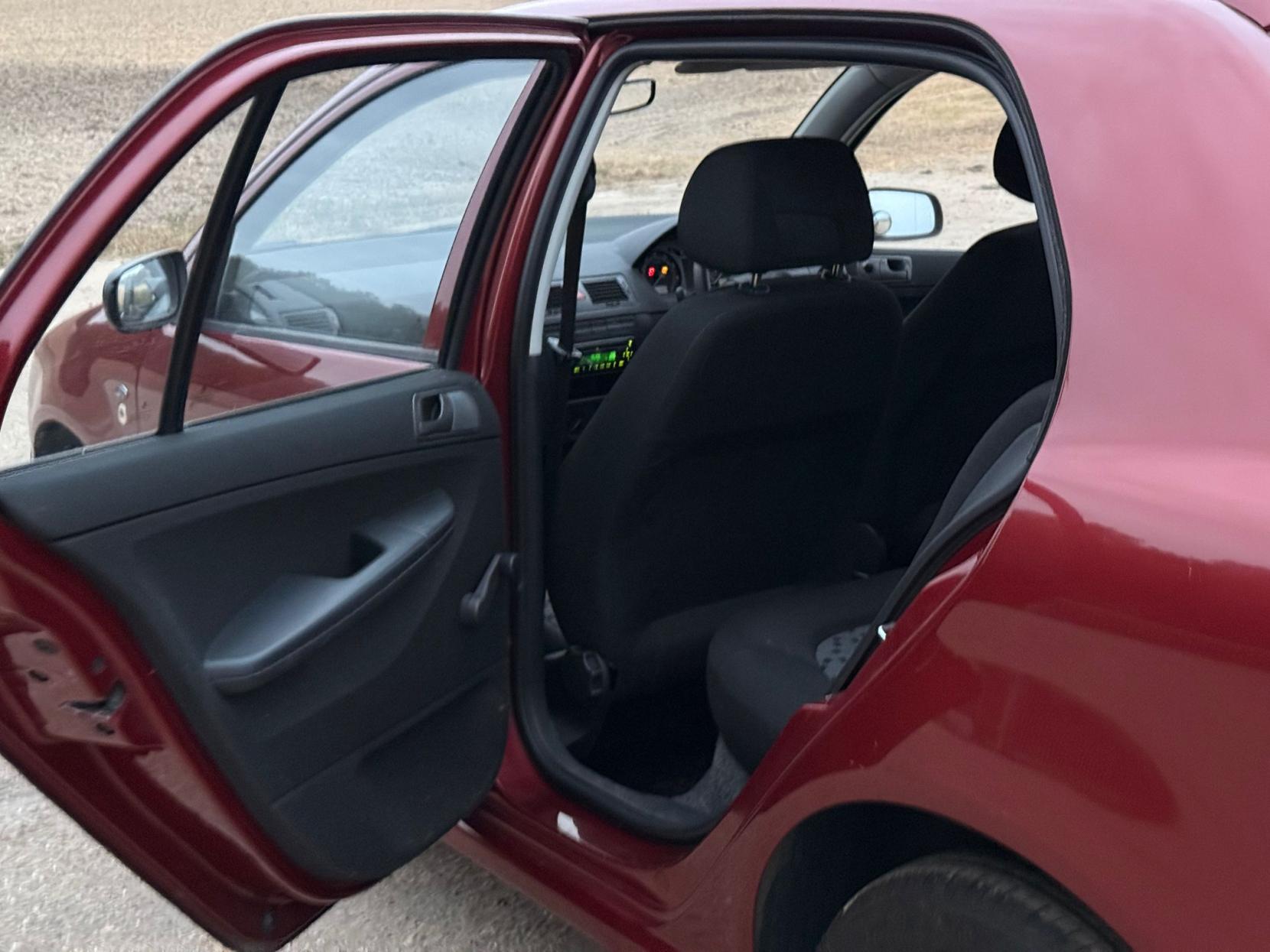 Skoda Fabia 1.2 HTP Classic Hatchback 5dr Petrol Manual (140 g/km, 54 bhp)