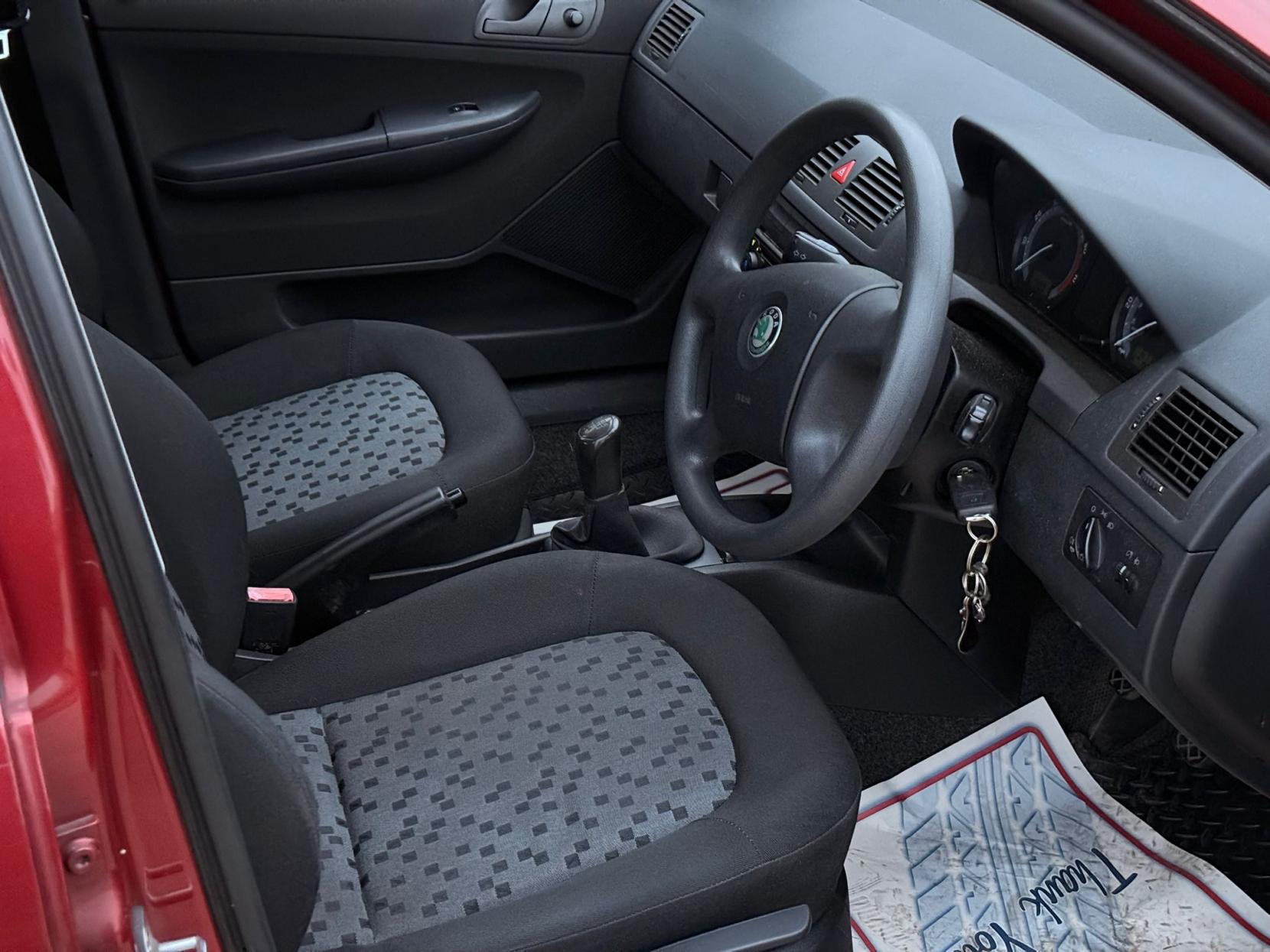Skoda Fabia 1.2 HTP Classic Hatchback 5dr Petrol Manual (140 g/km, 54 bhp)