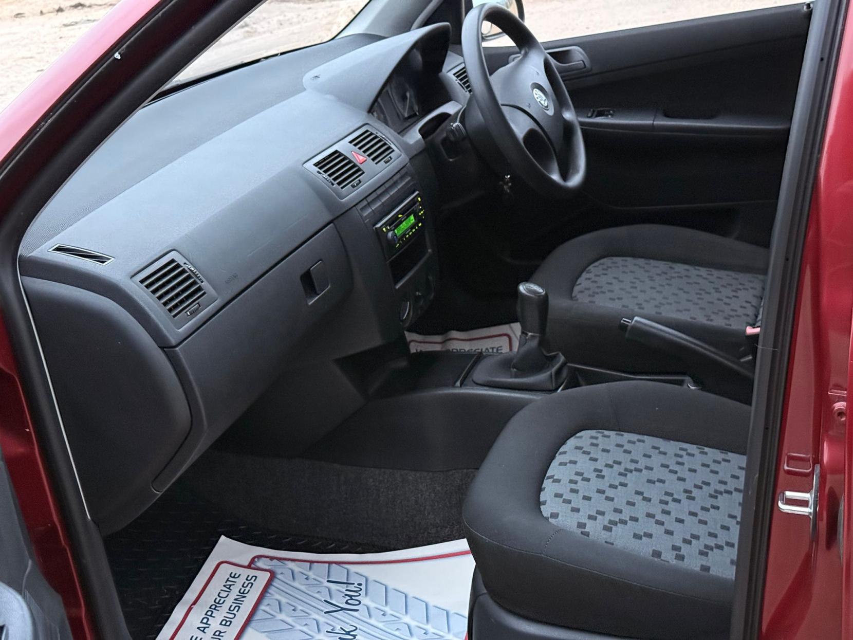 Skoda Fabia 1.2 HTP Classic Hatchback 5dr Petrol Manual (140 g/km, 54 bhp)