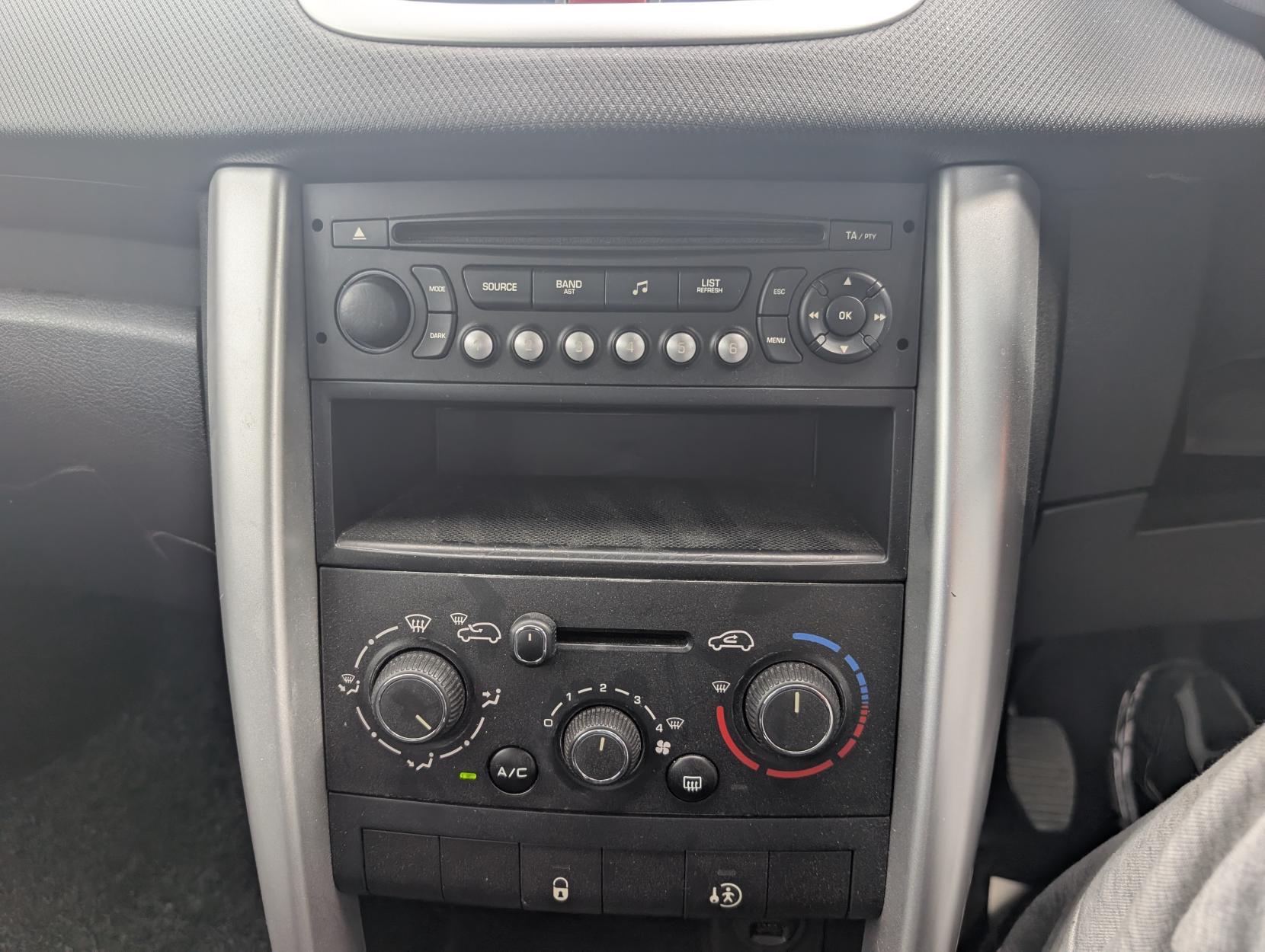 Peugeot 207 1.4 Active Hatchback 5dr Petrol Manual Euro 5 (75 ps)