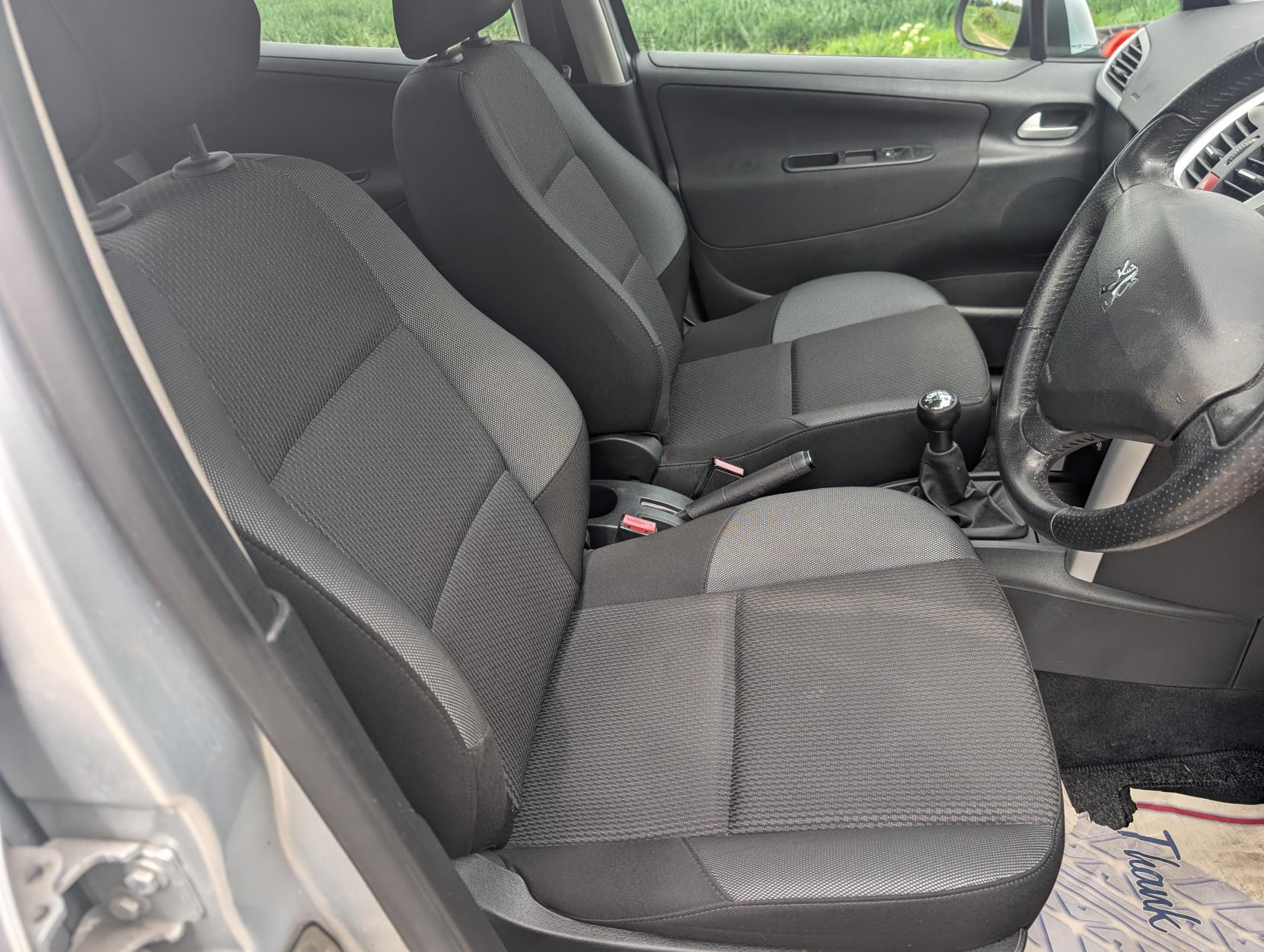 Peugeot 207 1.4 Active Hatchback 5dr Petrol Manual Euro 5 (75 ps)