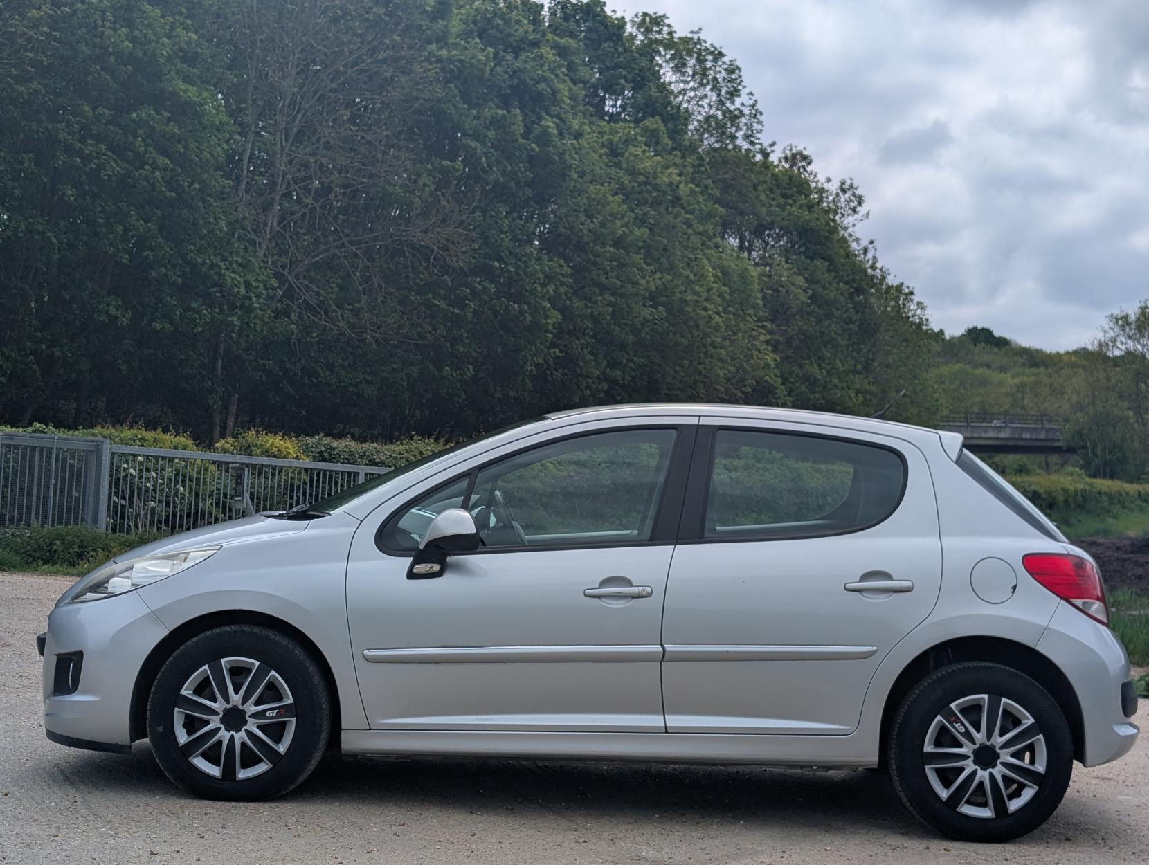 Peugeot 207 1.4 Active Hatchback 5dr Petrol Manual Euro 5 (75 ps)