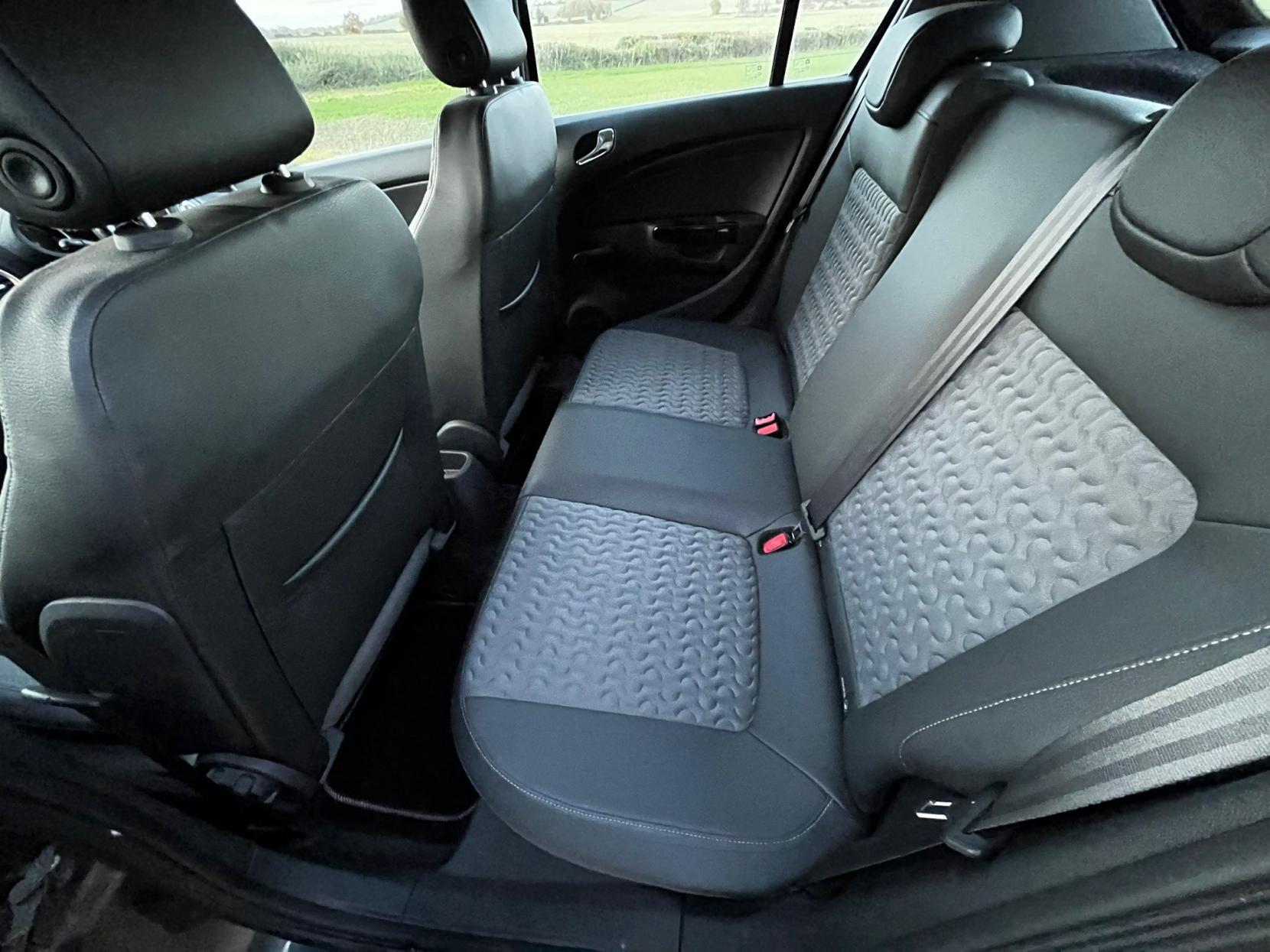 Vauxhall Corsa 1.4 16V SE Hatchback 5dr Petrol Manual Wide Ratio Euro 5 (100 ps)