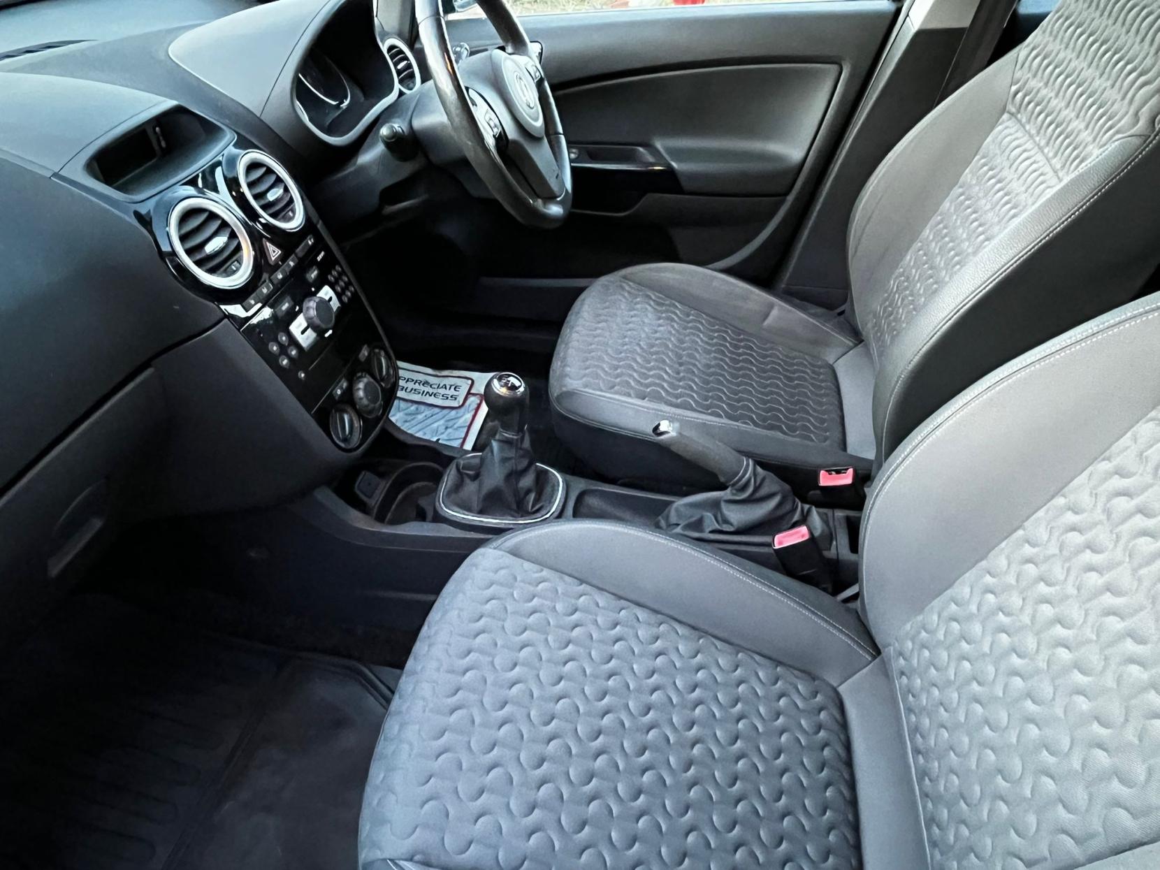 Vauxhall Corsa 1.4 16V SE Hatchback 5dr Petrol Manual Wide Ratio Euro 5 (100 ps)