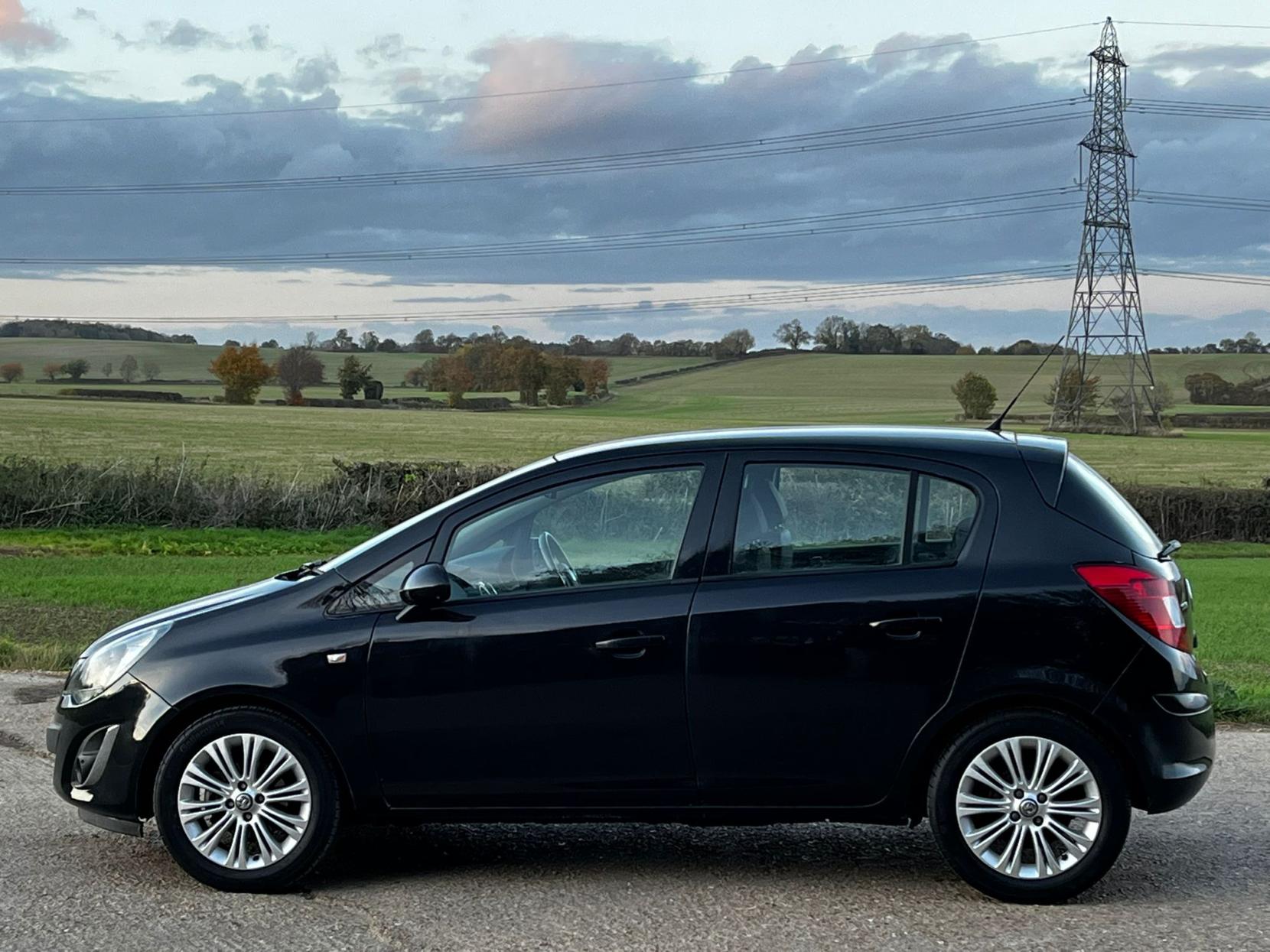 Vauxhall Corsa 1.4 16V SE Hatchback 5dr Petrol Manual Wide Ratio Euro 5 (100 ps)